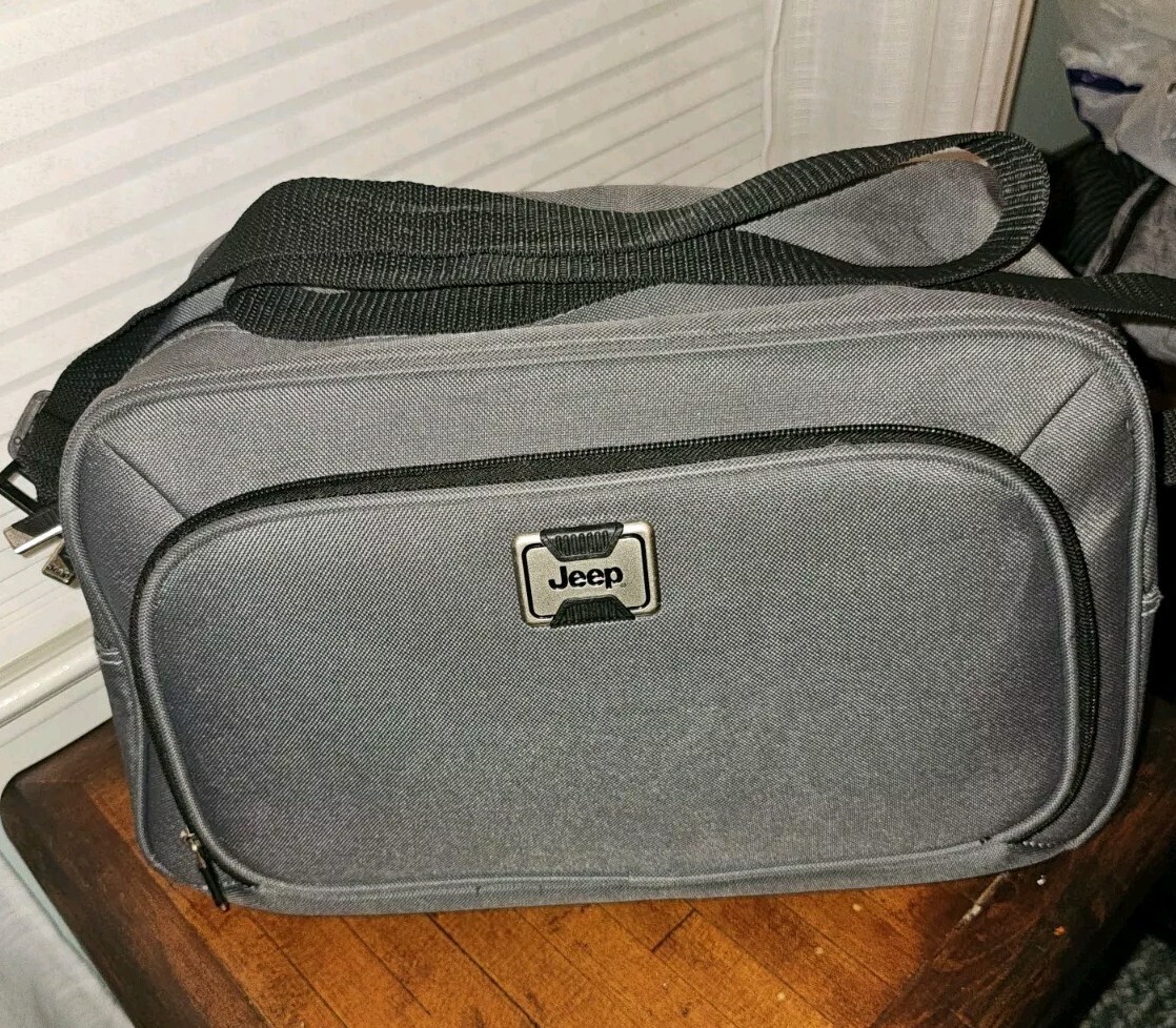 JEEP Tote Carry On Travel Bag with Shoulder Strap Toiletries Car Vehicle Nice