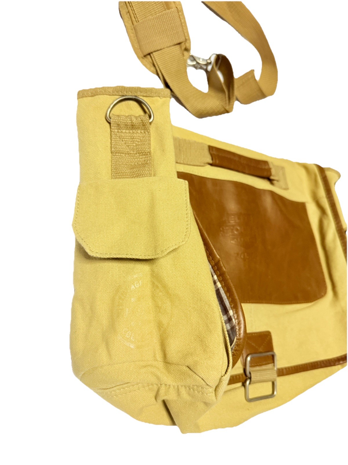 Field & Co. Vintage Style Messenger Bag Elite Stocker Meeting Leather Accents.