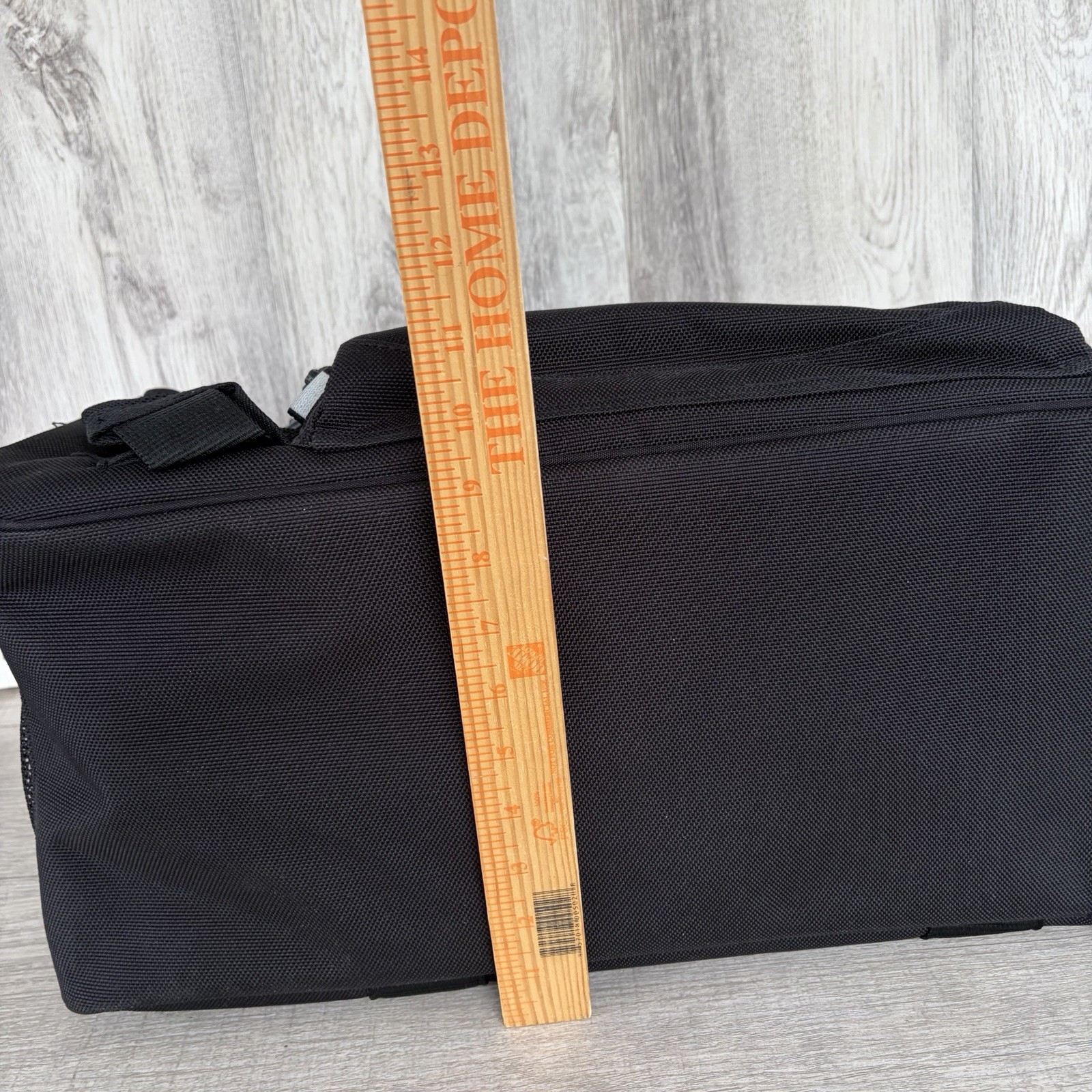 High Sierra Switch Blade industrial duffle Camera bag Black New Equipment gym