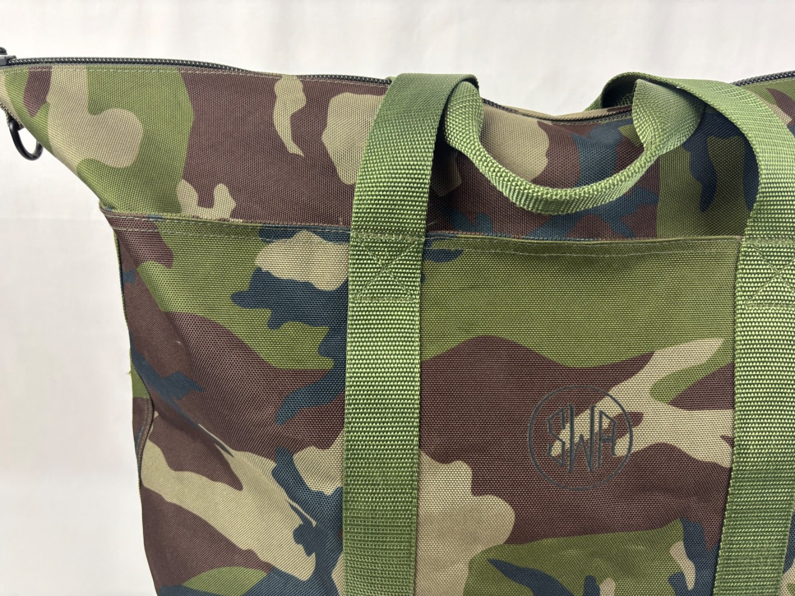 L.L. Bean Zip Hunter’s Camo Tote Bag Lined XL – NO STRAP & HAS INITIALS – Clean