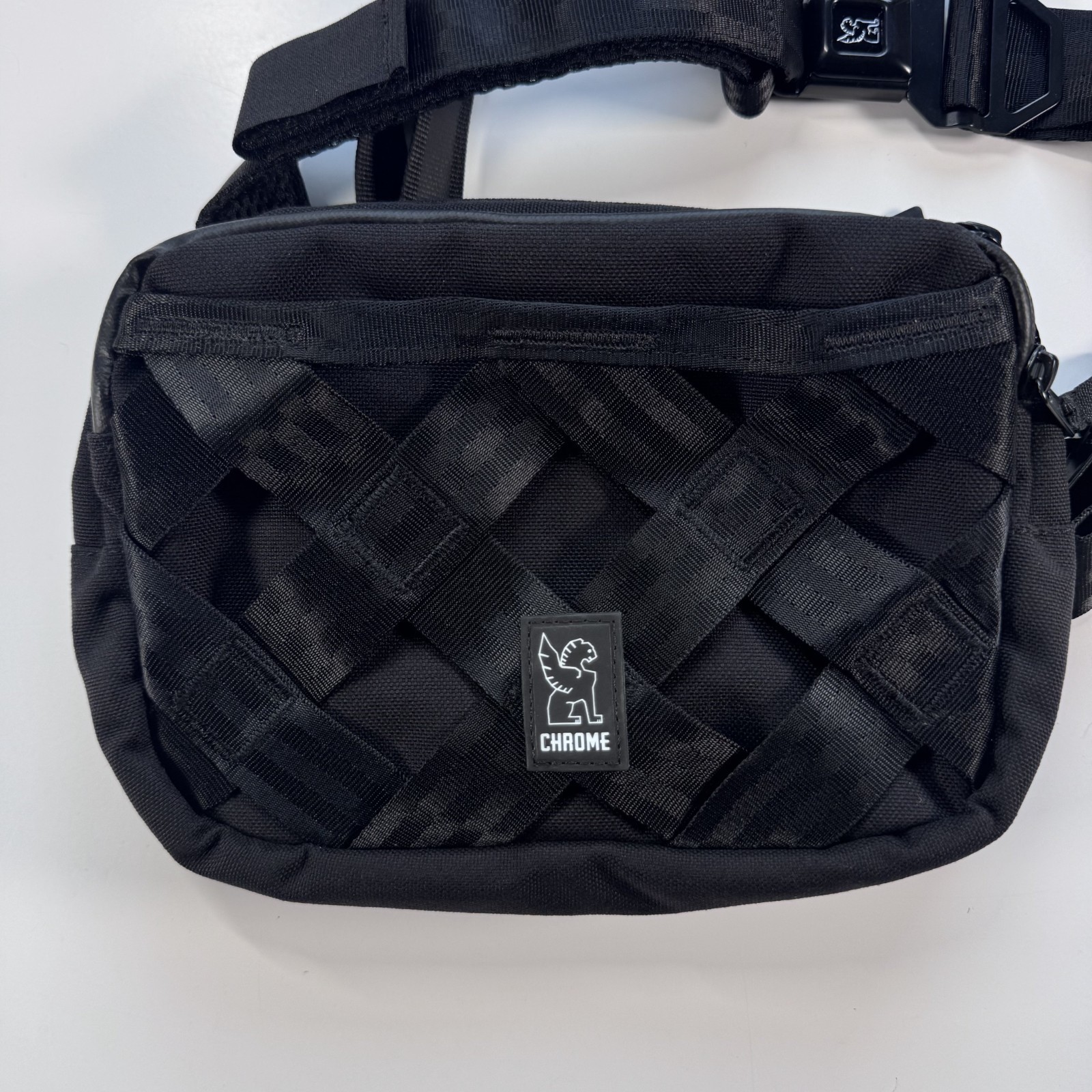 CHROME INDUSTRIES Barrage 5L Sling Crossbody Bag Small Black