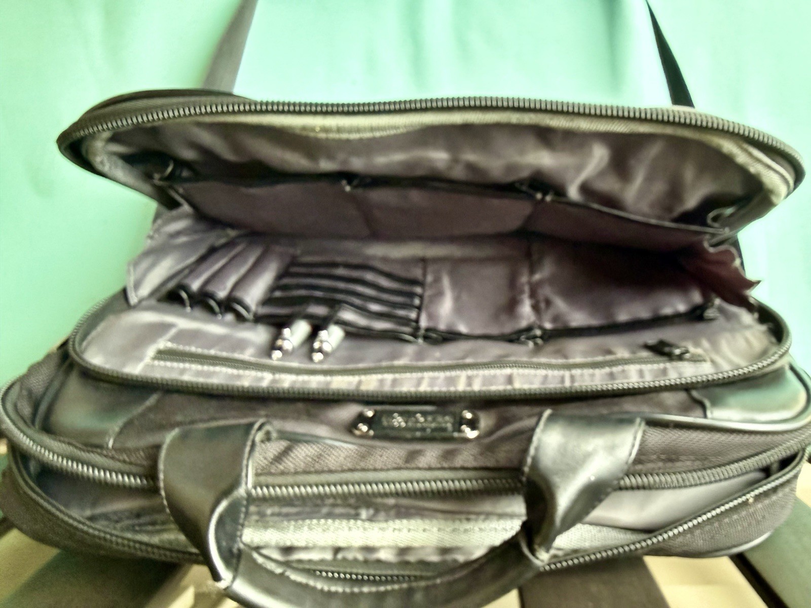 Kenneth Cole Reaction Travel-computer Bag 18”x12.5” Great Condition