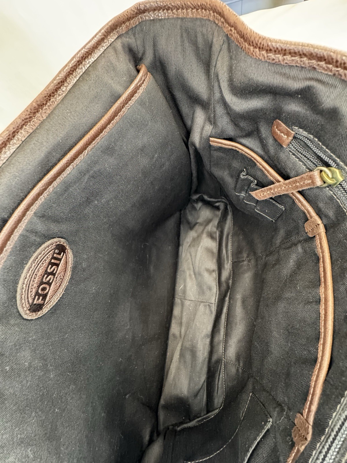 Fossil Estate Brown Leather Messenger/Shoulder/Laptop Bag – EXCELLENT CONDITION!