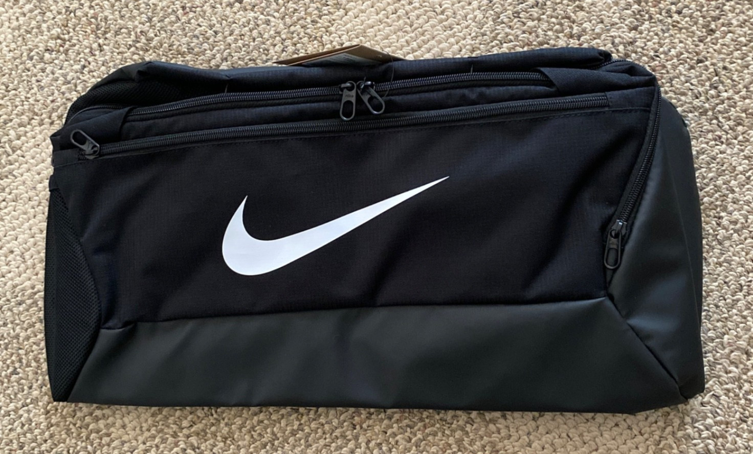 Nike Duffel Gym Bag Brasilia Training Small (41L) DM3976-010 20″ X 11” X 11″