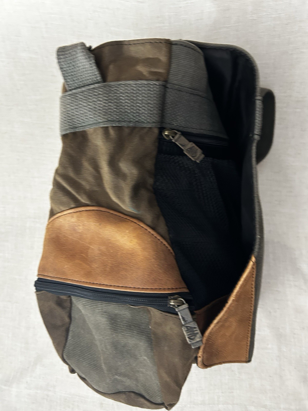 Cargill Gray/Brown Messenger Bag Crossbody Adjustable Strap Pockets Zip Lock