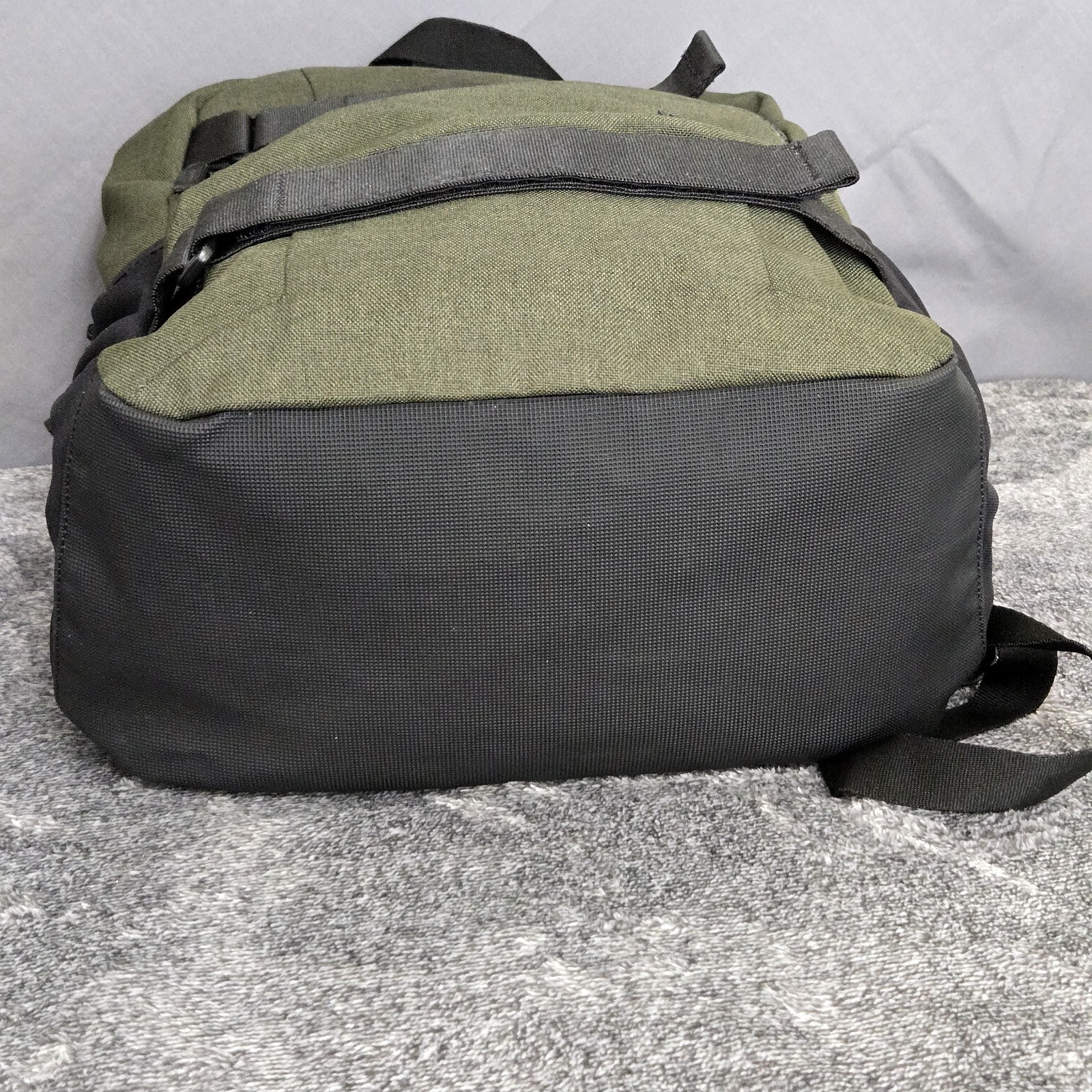 Oakley Transit Sport Backpack Green Utility Daypack 25L Outdoor Laptop Bag – EUC