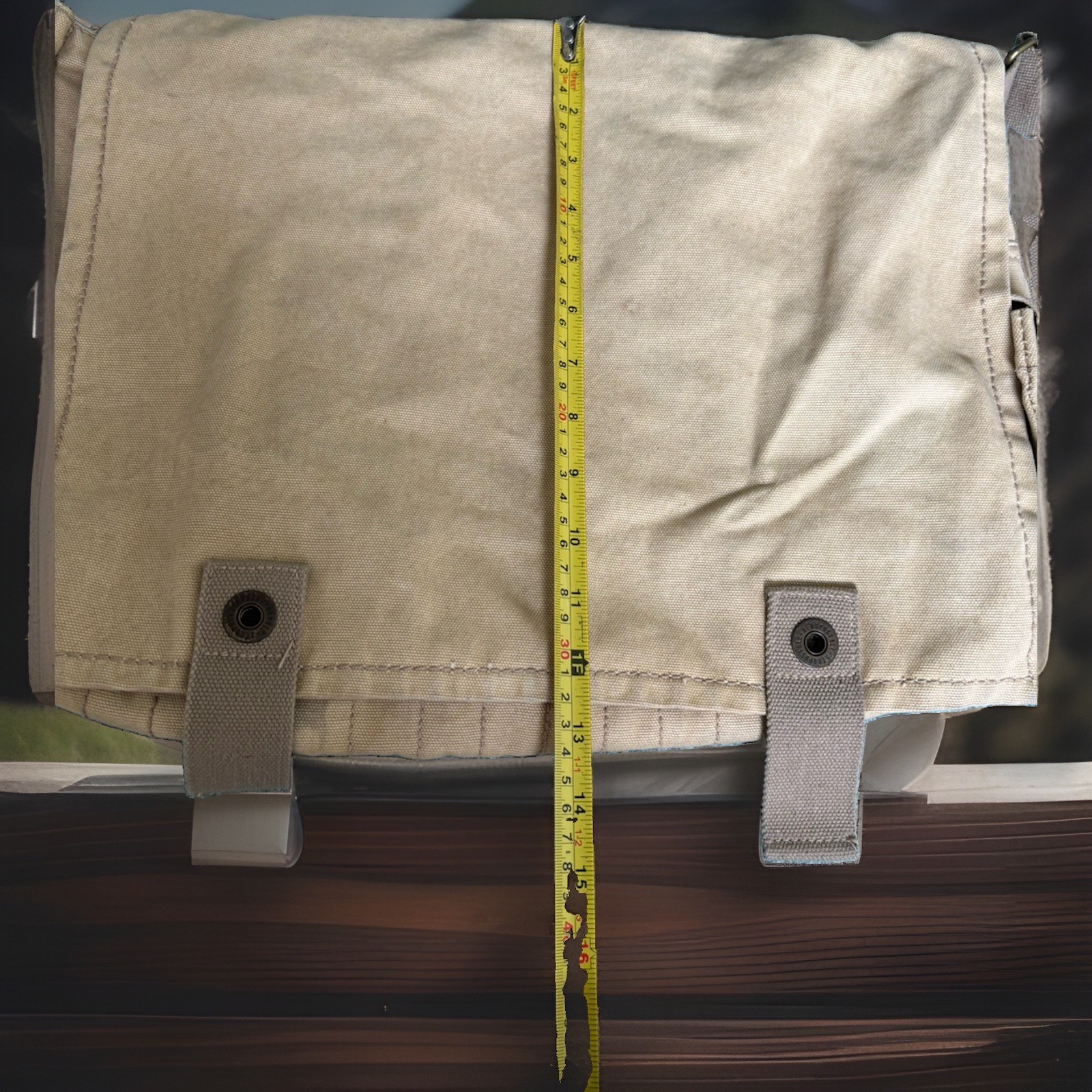 Aéropostale Beige Messenger Bag Buckle, Adjustable Crossbody Strap, Lined