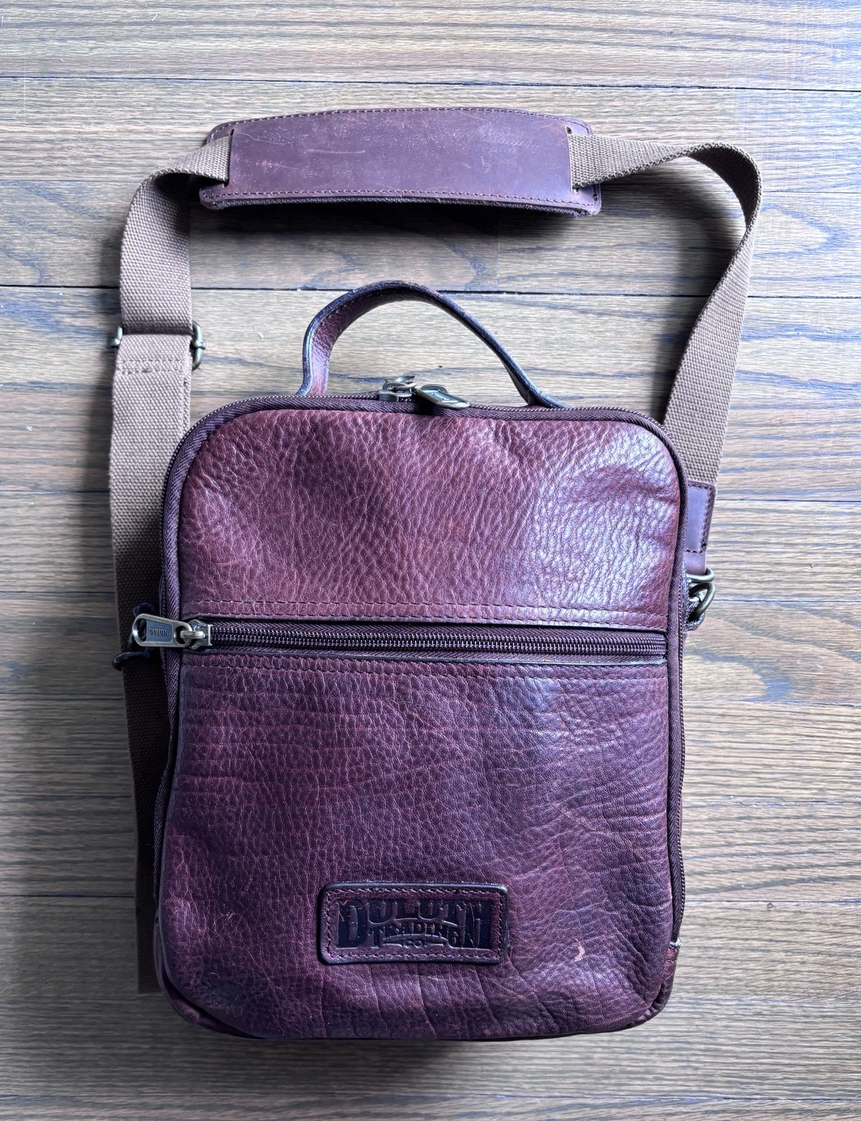Duluth Trading Co Lifetime Leather Travel Bag Brown Crossbody Messenger 97310