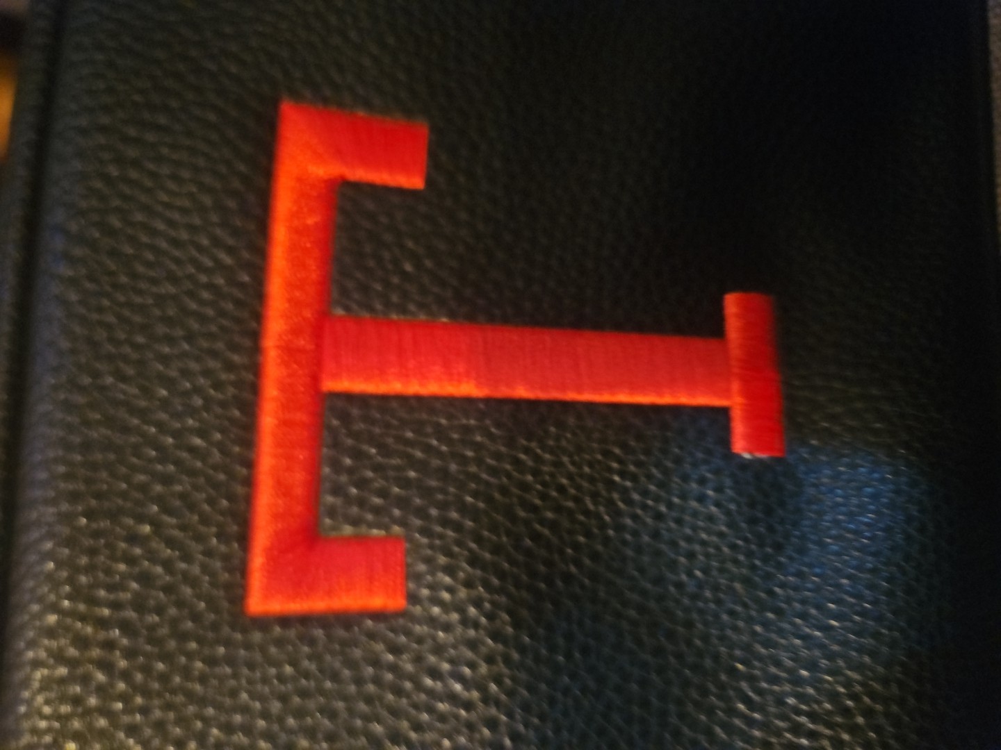 Thirty-One Mens Travel Bag Embroidered With The Letter “T”