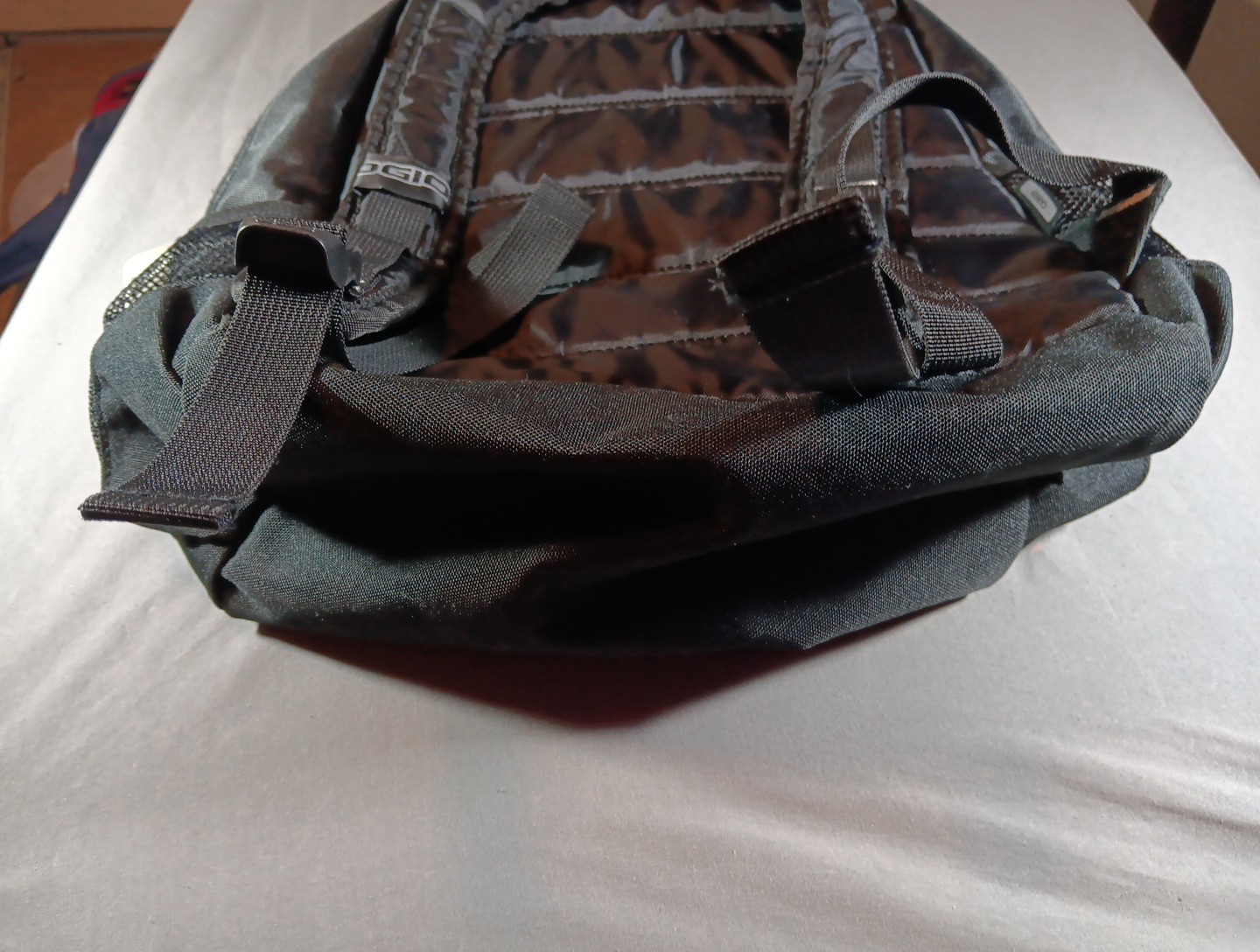 OGIO Carbon Backpack with Audio Pocket Black Preowned Excellent Condition