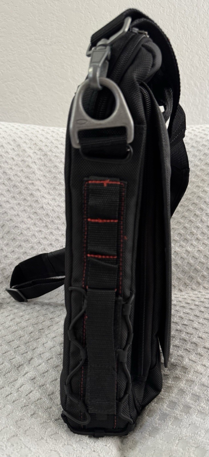 Oakley Tactical Field Gear Vertical Messenger Day Pack Laptop Bag Black Vintage