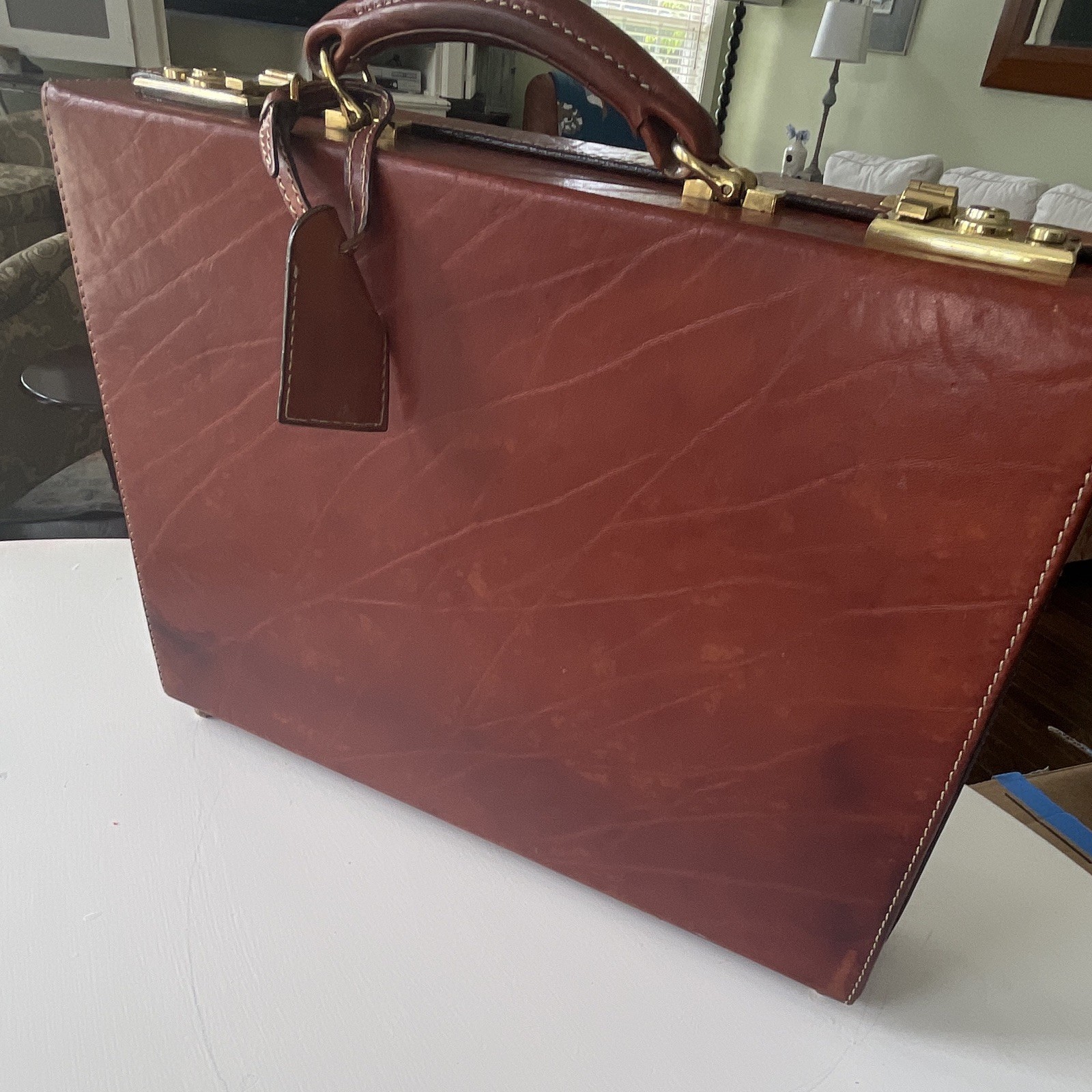 Dutch-made over-under hard-side briefcase, gold hardware – see pics