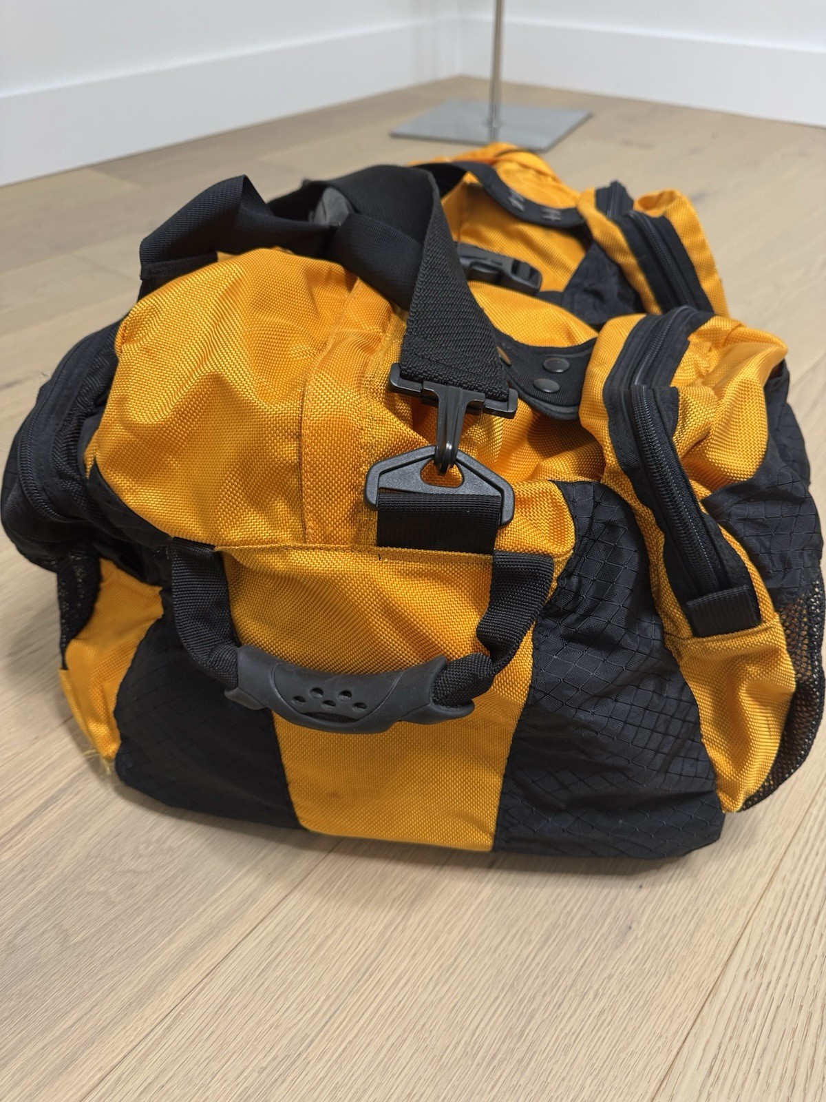 Oakley Icon 2.0 Software Grey Canvas Leather Handle Large Duffle Bag Y2K