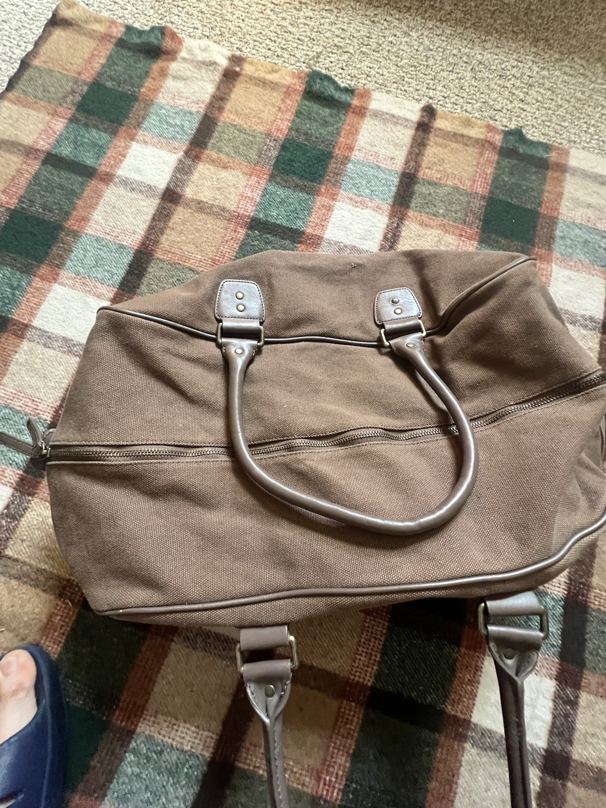 PUMA Clyde Duffle Bag Brown Canvas 22in Long Zipper Hand Bag