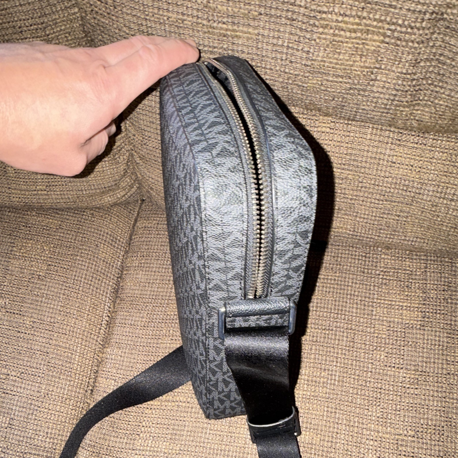 Michael Kors Men’s Gray/Black Logo Small Zip Crossbody Bag Adjustable Strap