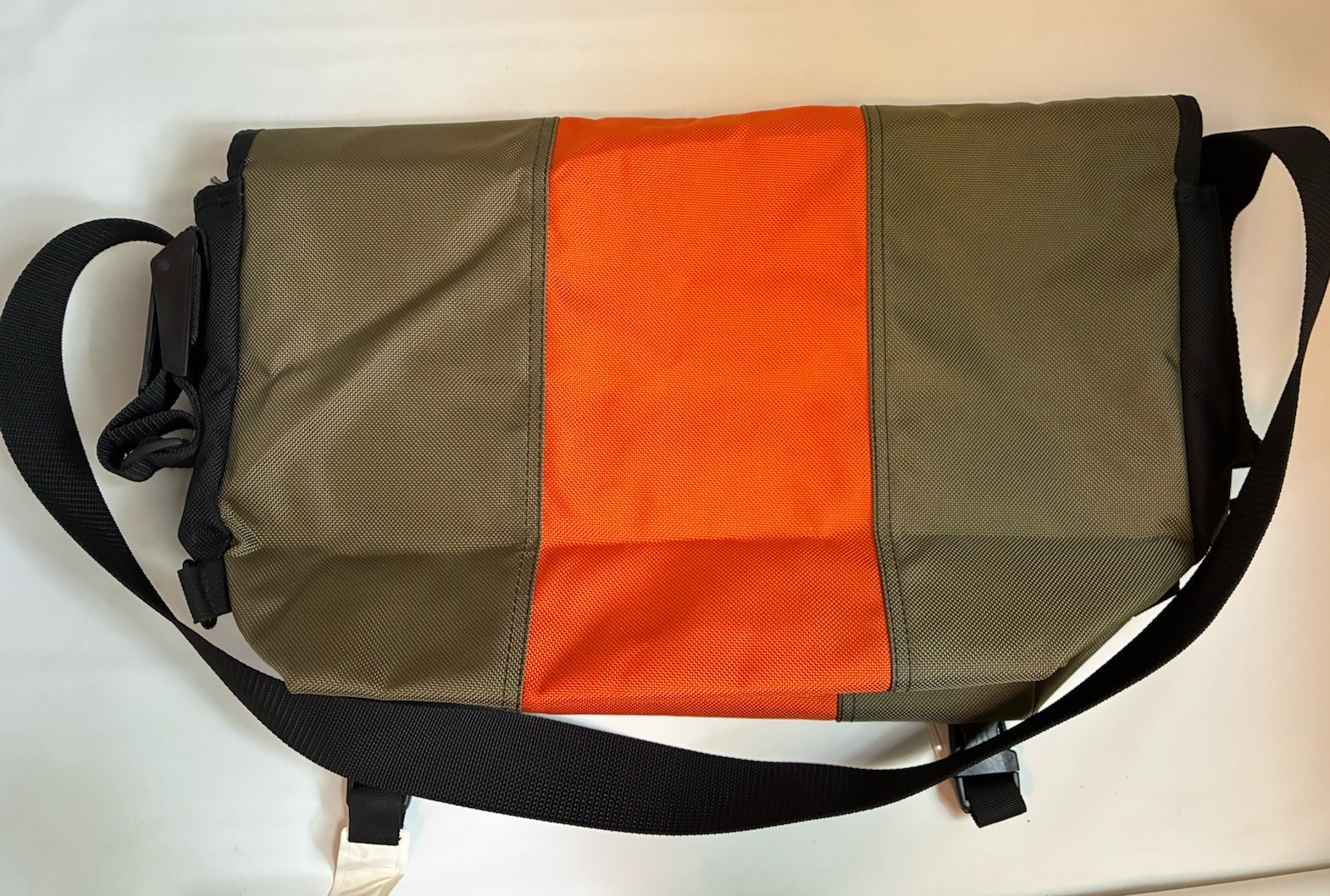 Timbuk2 Classic Messenger Bag Large 19x15x5 Crossbody Microsoft olive orange