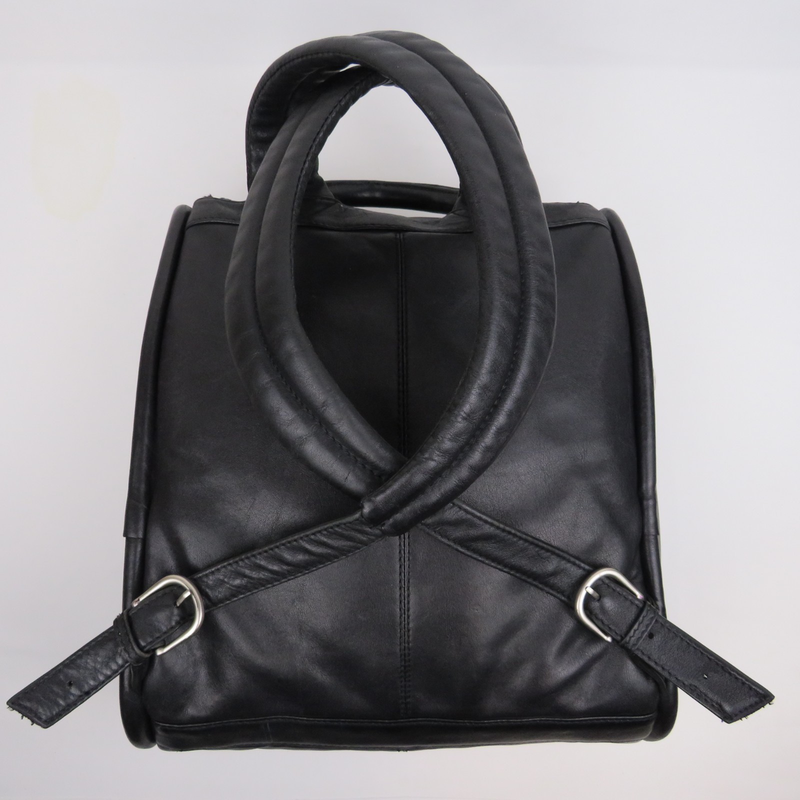 Kenneth Cole Black Leather Backpack Zipper Flap Padded Adjustable Straps Roomy