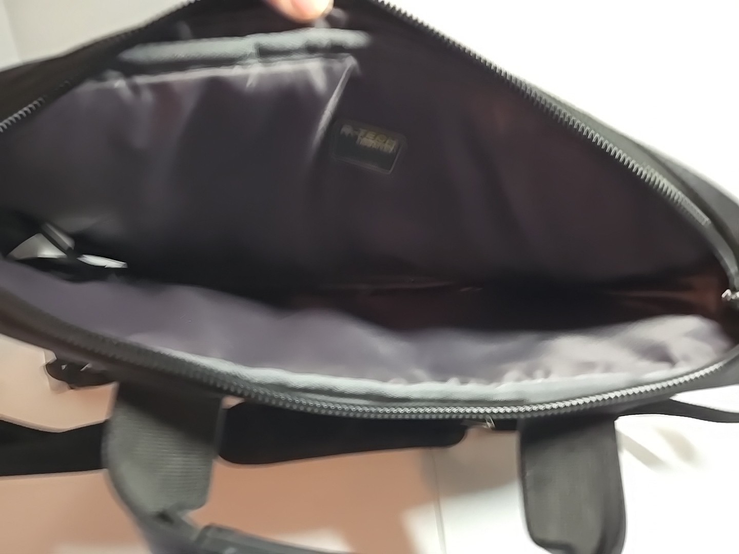 Kenneth Cole Reaction computer Bag 12 x 17 Inches