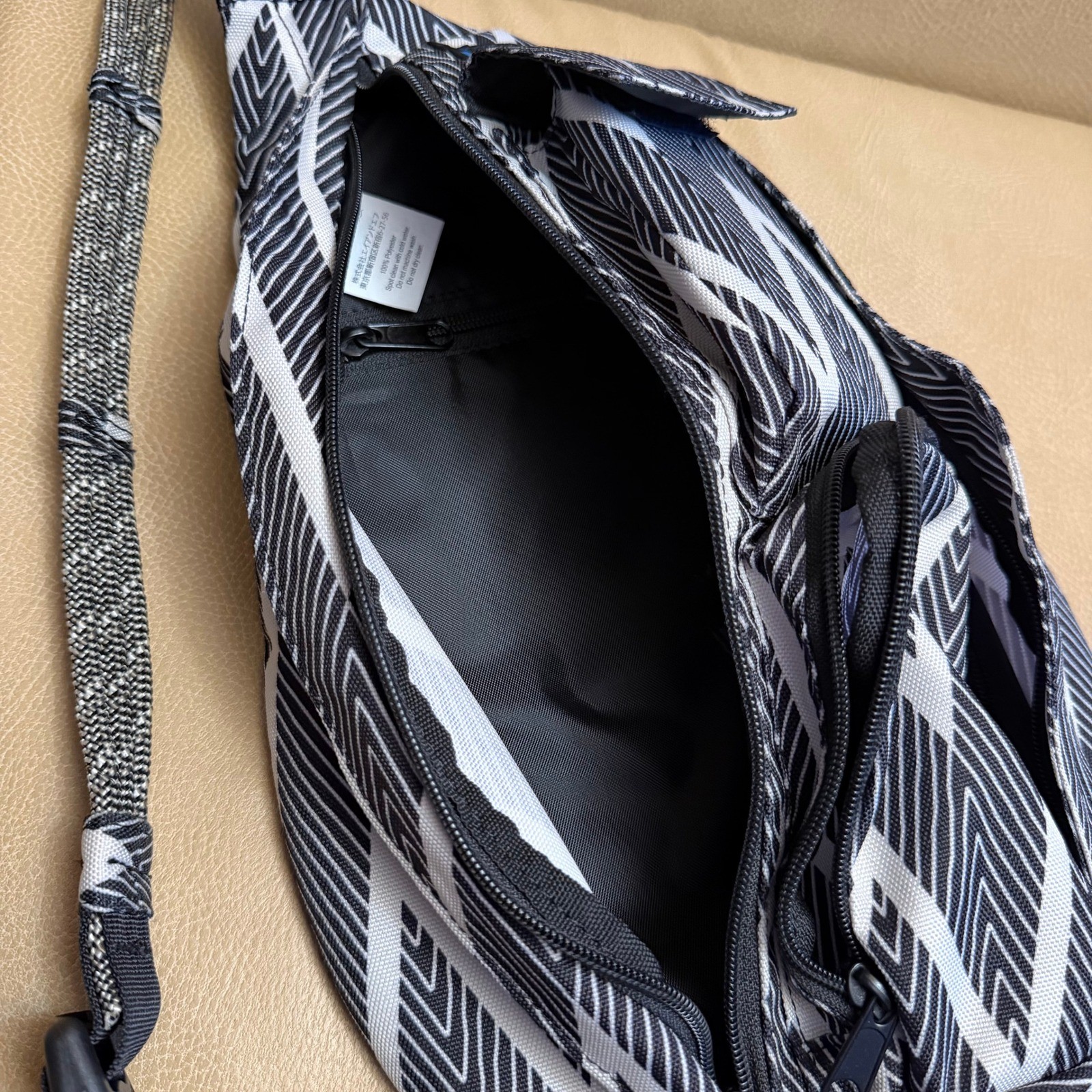 KAVU Rope Bag Black White Geometric Chevron Sling Backpack Crossbody Bag
