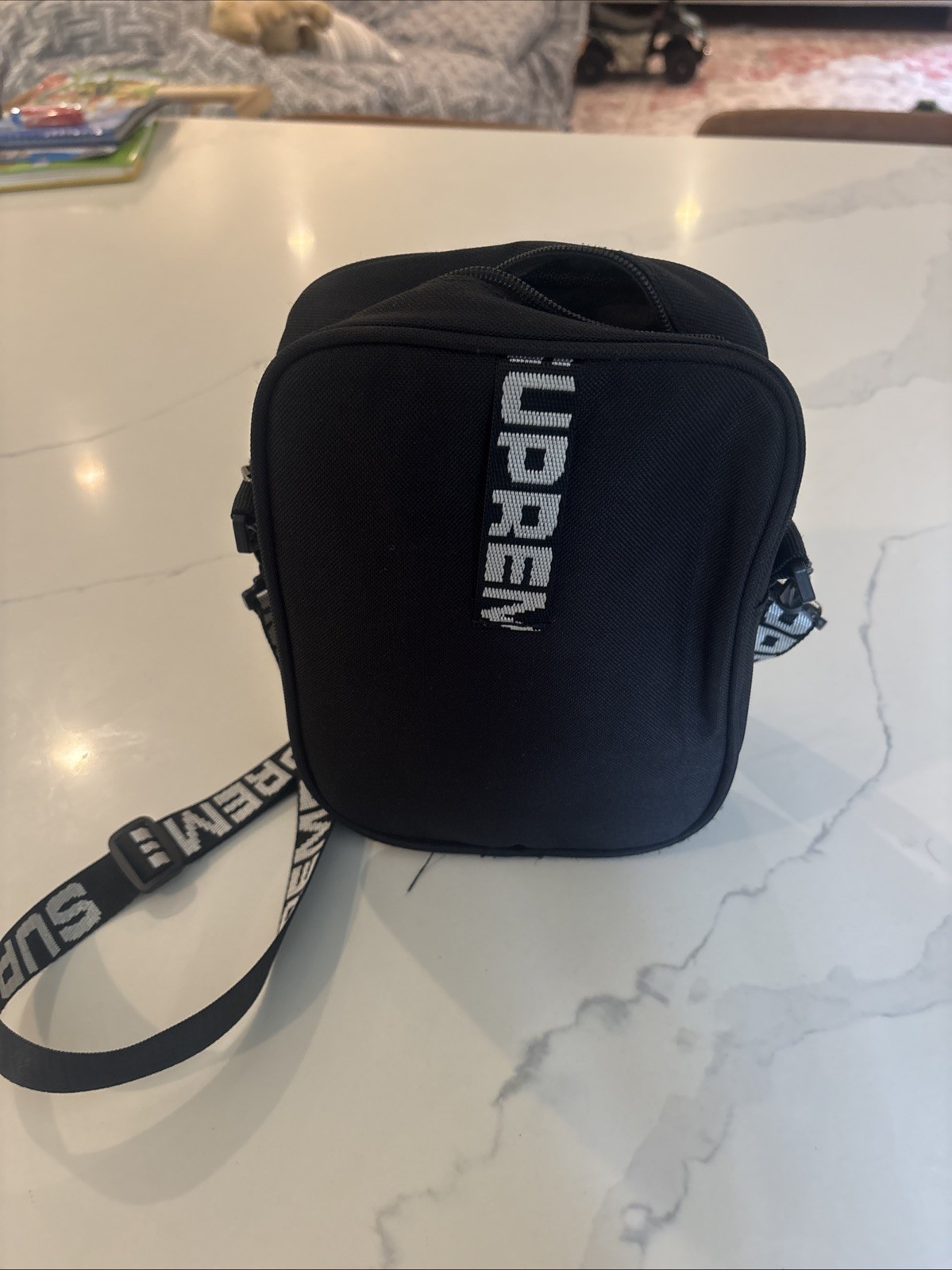 Supreme SS18 Shoulder Bag – Black – BROKEN ZIPPER