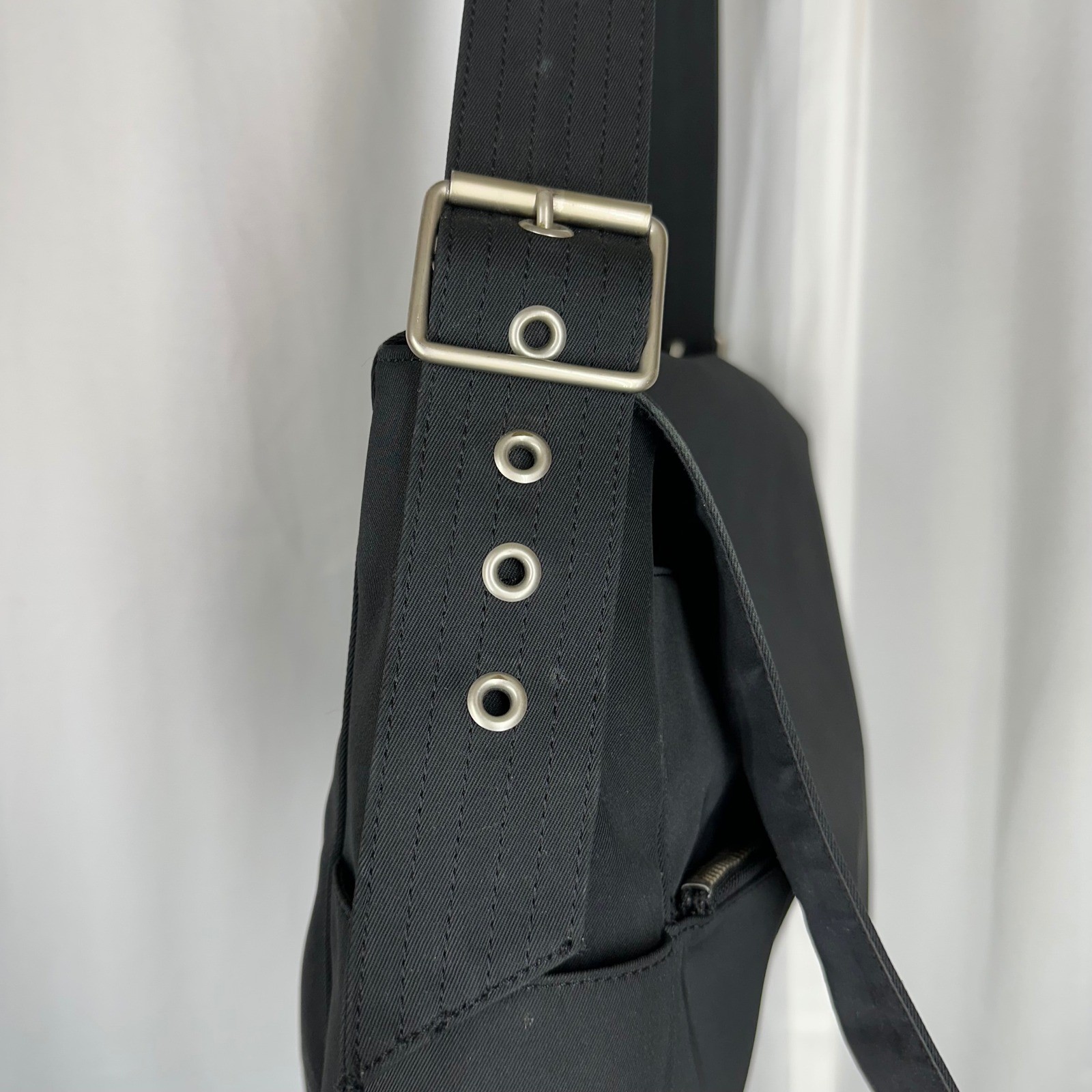 GAP Black Messenger Shoulder Bag Adjustable Strap Flap Nylon Lined