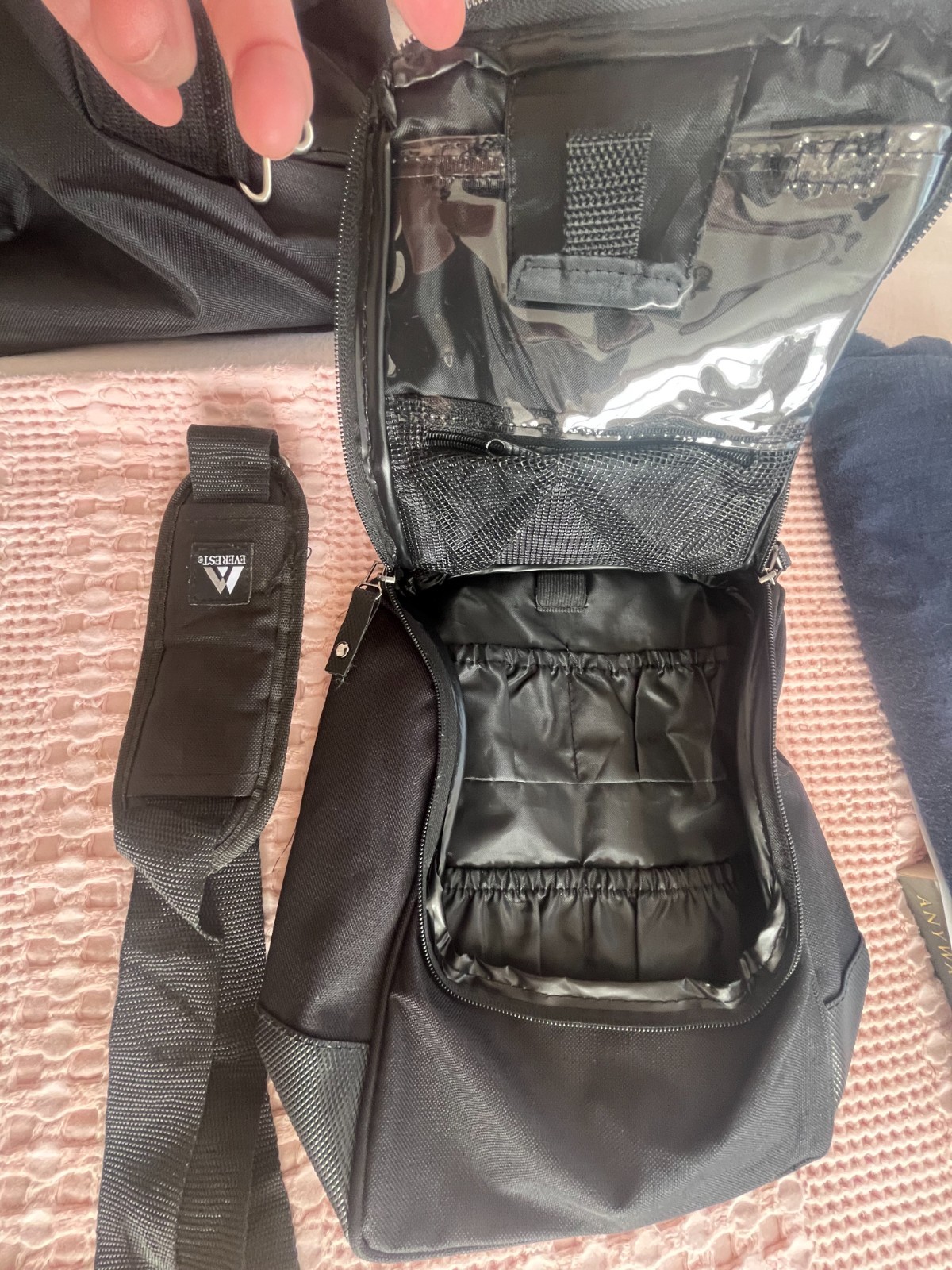 Everest Men’s Overnight / Weekend Black Travel Bag