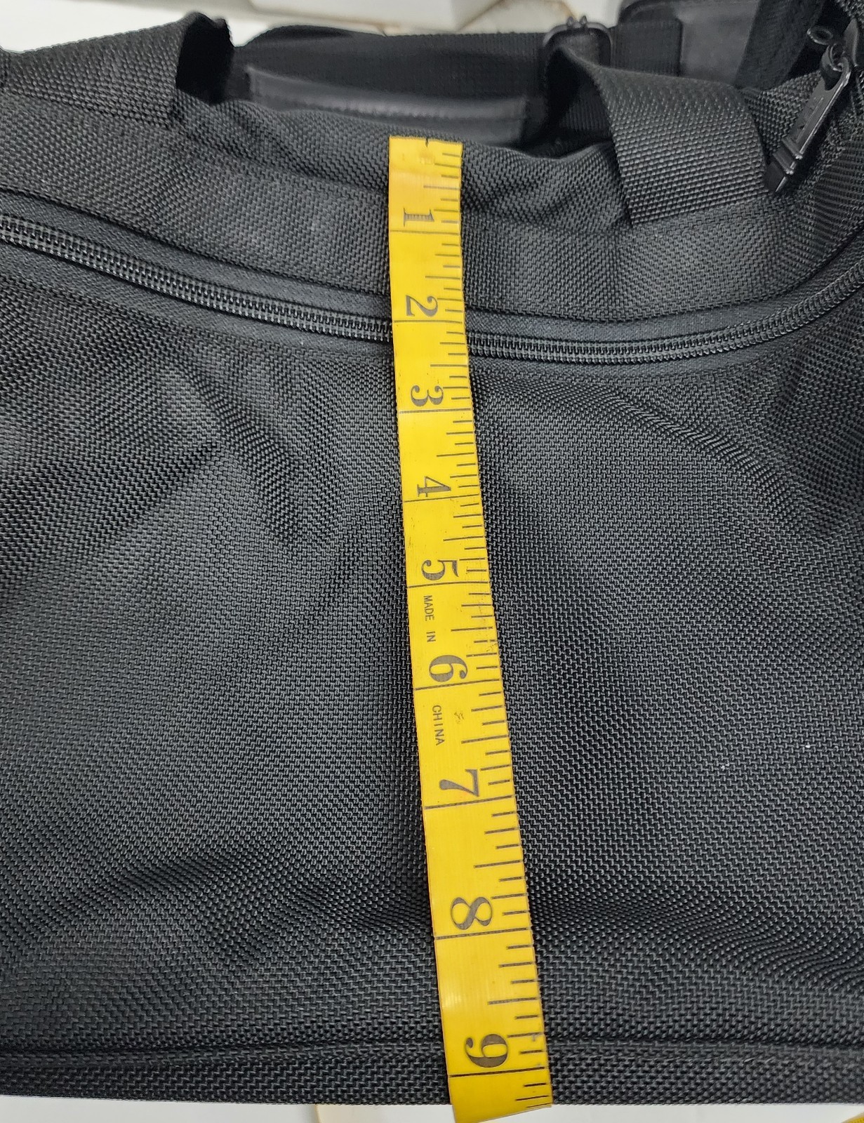 Tumi Black Nylon Duffle Bag Shoulder Strap Leather Closure 9x7x14 Weekend