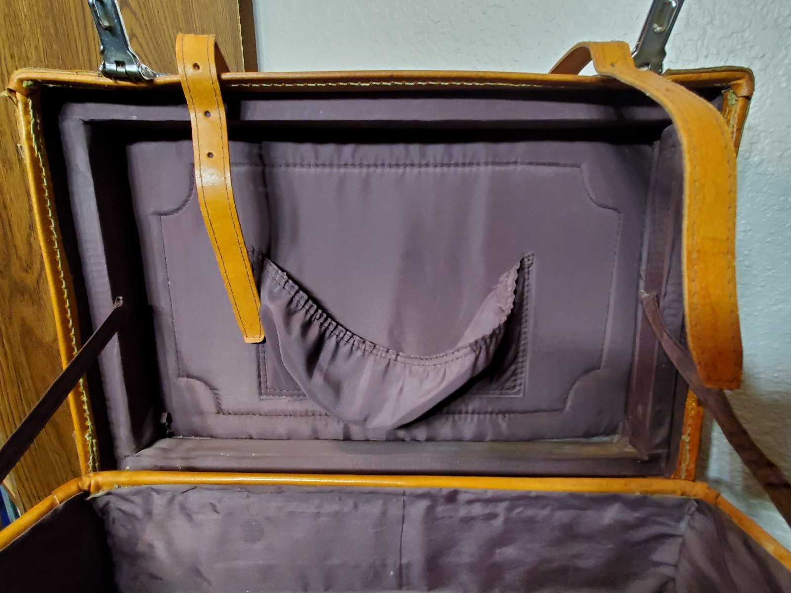 Vtg American Crew Leather Bound Men’s Shaving Case Overnight Luggage Bag