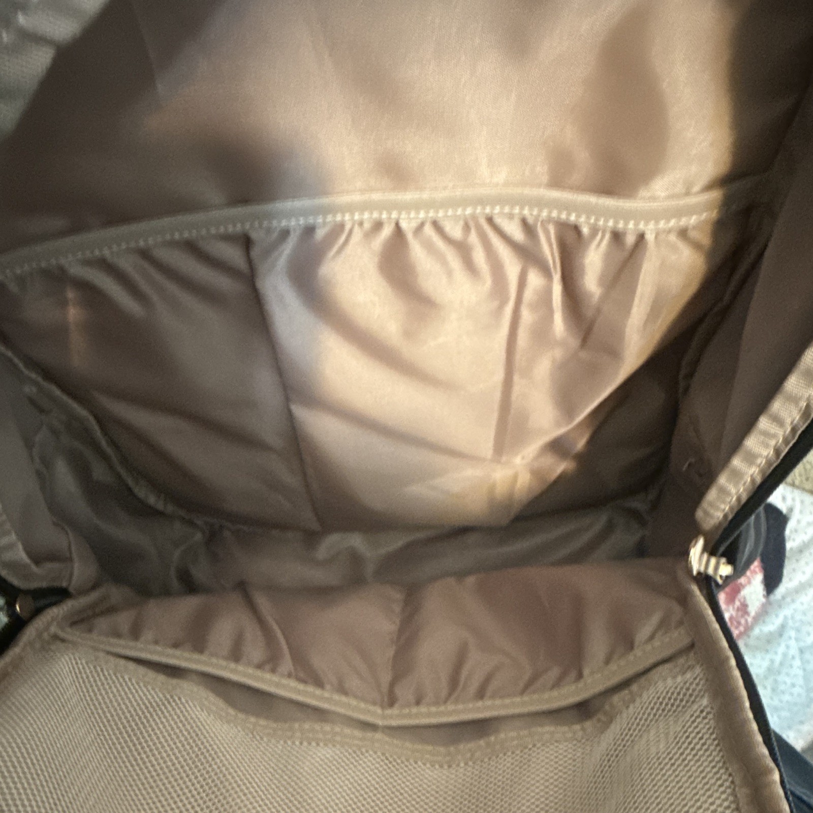 Black Medium Backpack Beige Lined Multi Zip Pockets Adjustable Shoulder Straps