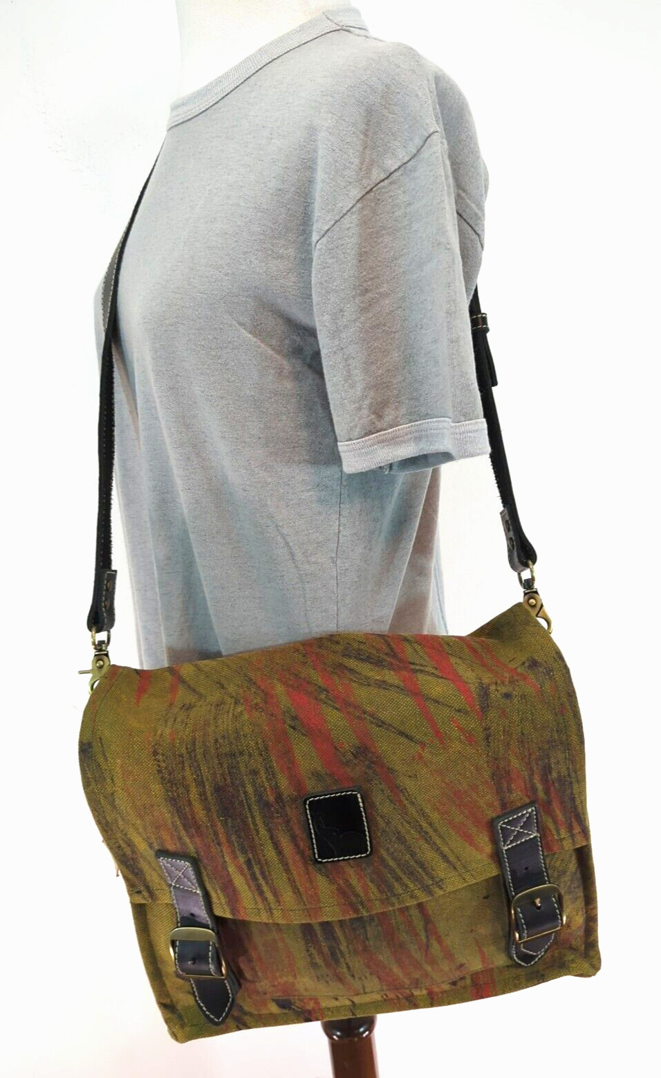 FREDD & BASHA Elephant Art Multi Canvas & Leather Crossbody Messenger Bag-NEW *