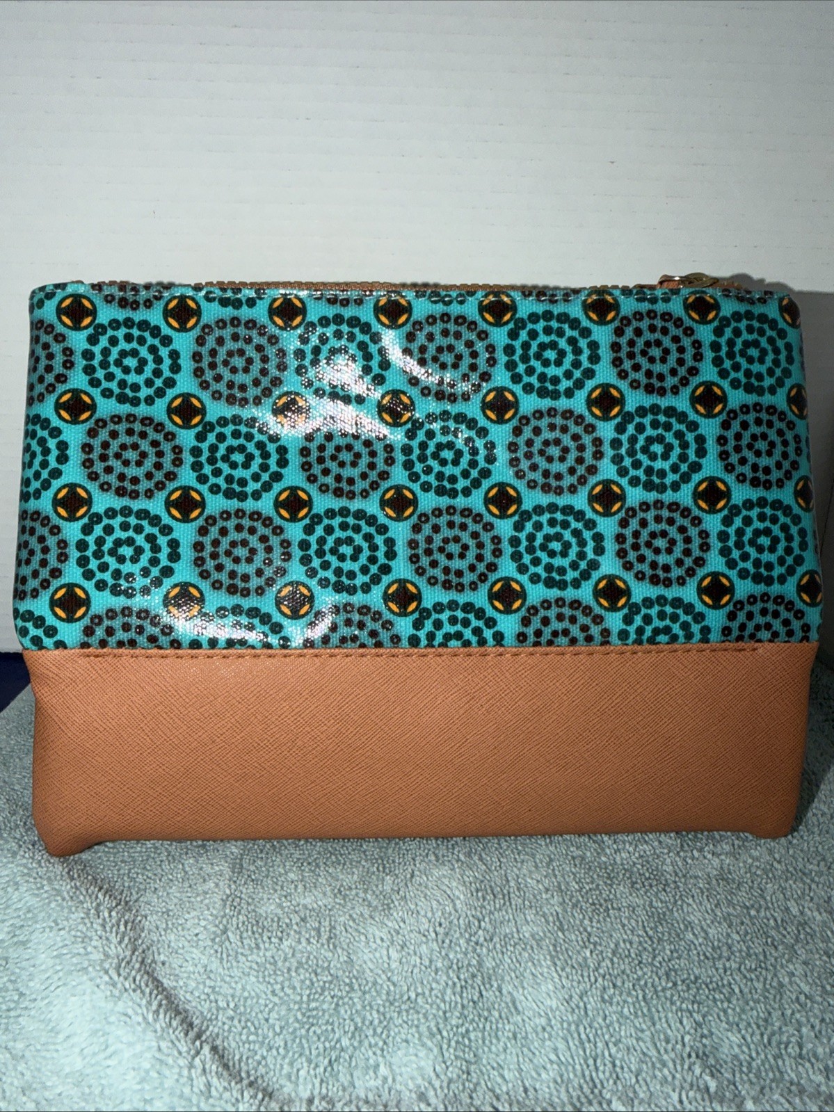 Kenneth Cole Reaction Women’s Makeup, Medicine,Toiletries 3 Section Wipeable Bag