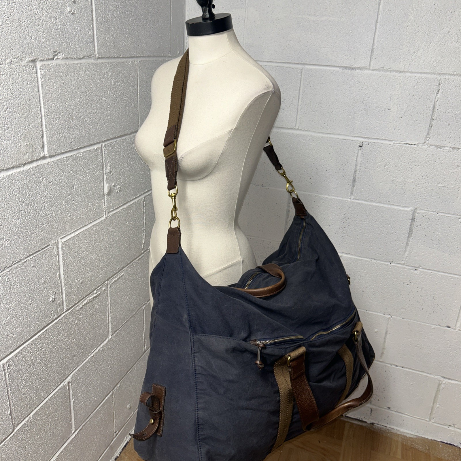 J. Crew Dry Goods Waxed Abingdon Weekender Duffle Bag Blue & Leather SB