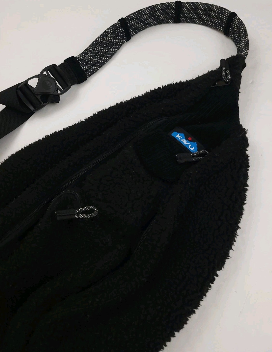 Kavu Black Pile Fleece Sling Shoulder Bag Retro Travel Outdoor Tech Corduroy