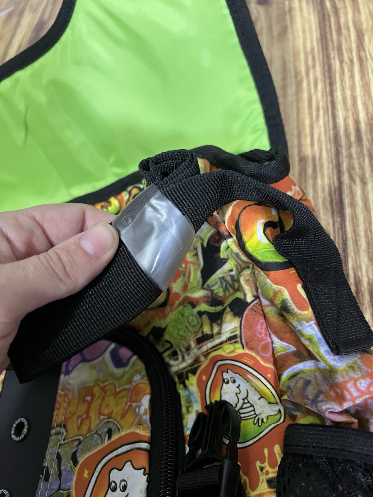 Crocs Graffiti Dinosaur Messenger Bag Adult Lime Green Interior