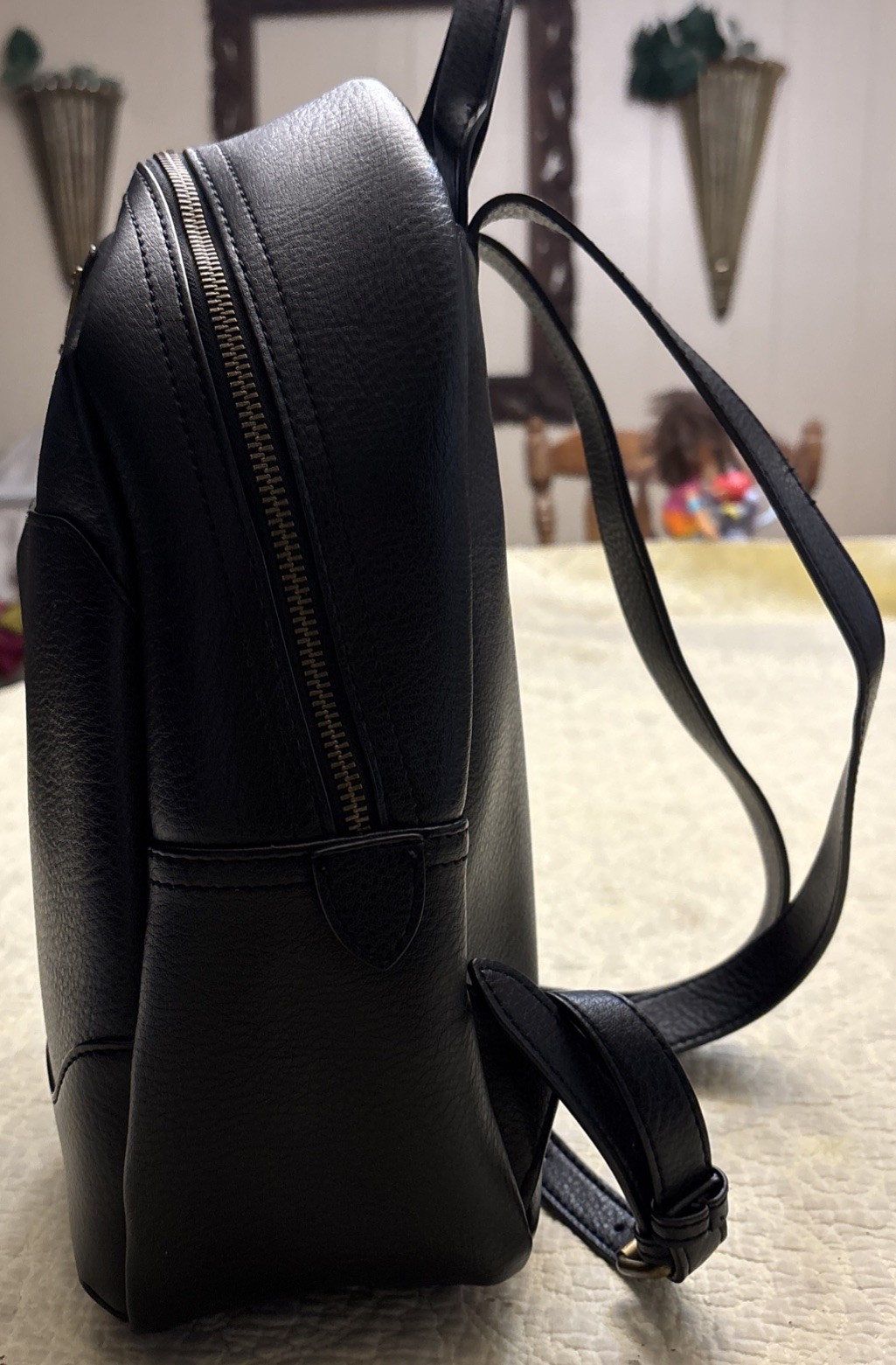 VTG FRYE & Co. Backpack Black Leather Quality Medium (MINOR SCRATCHES)