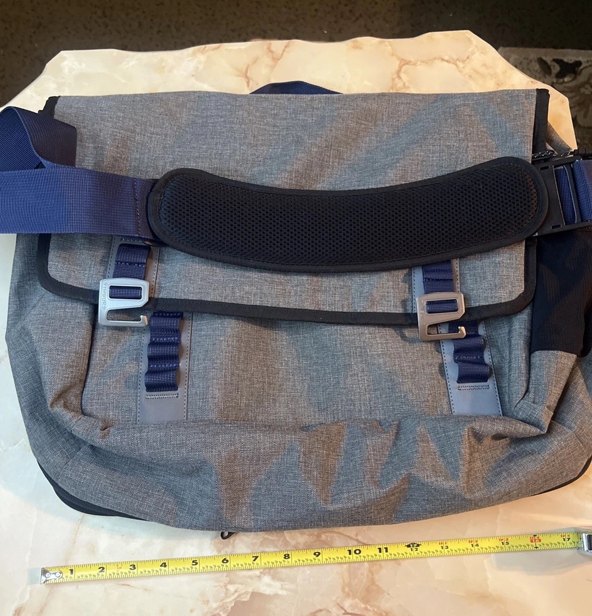 Timbuk2 Classic Messenger Bag Large Gray Navy Laptop Shoulder Crossbody