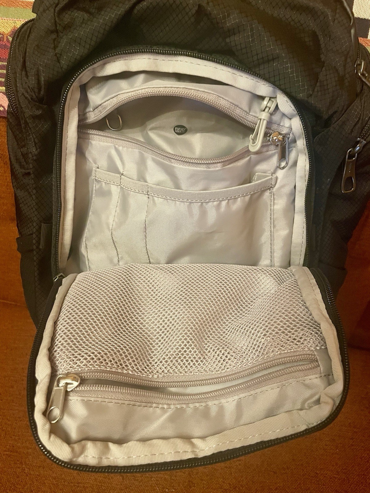 Pacsafe Venturesafe X30 Anti-Theft Backpack – Black 30L