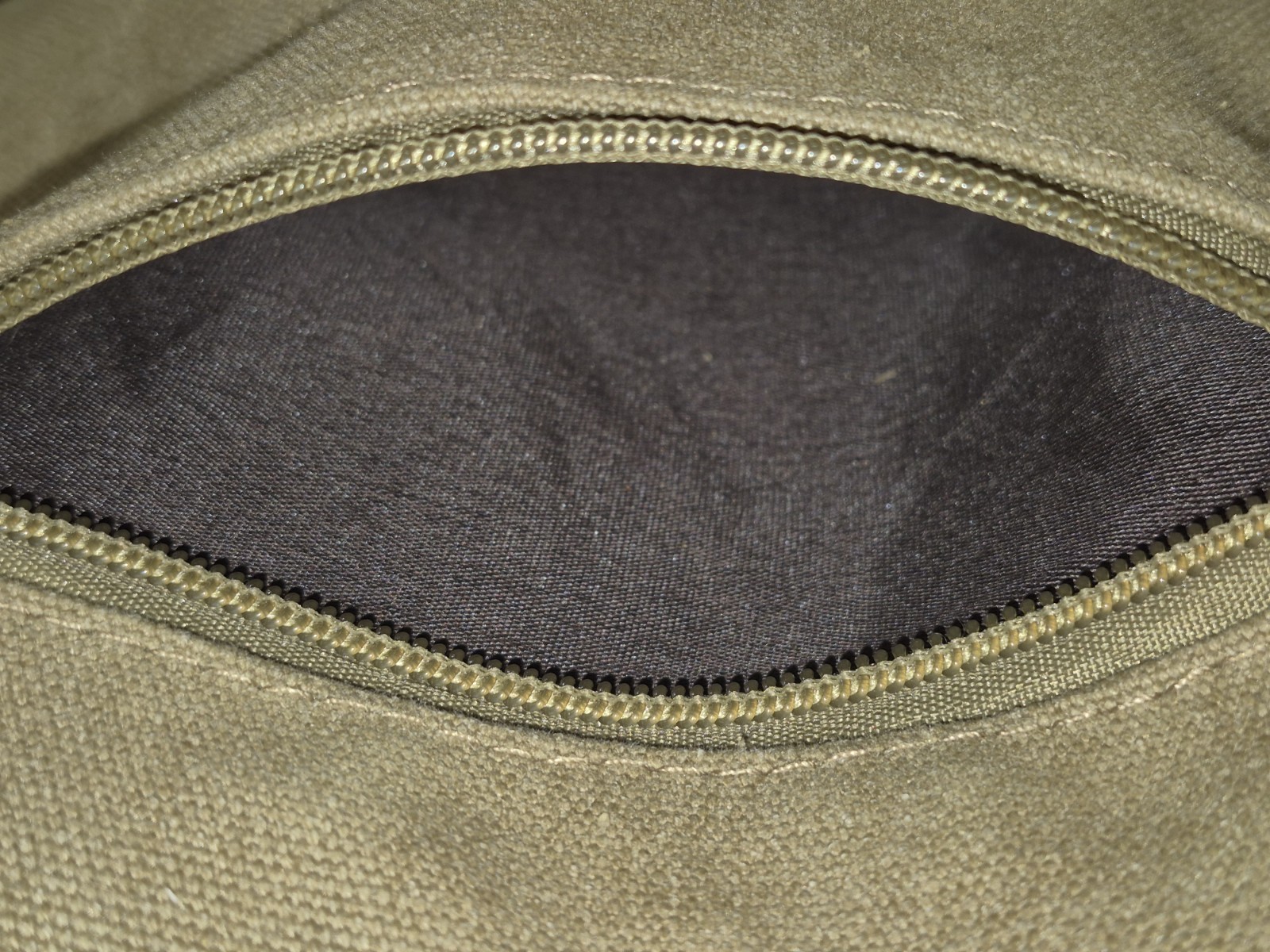 READ! Rare Flish Canvas Sling Bag Rabbit Design Army Khaki Green Adj. Strap