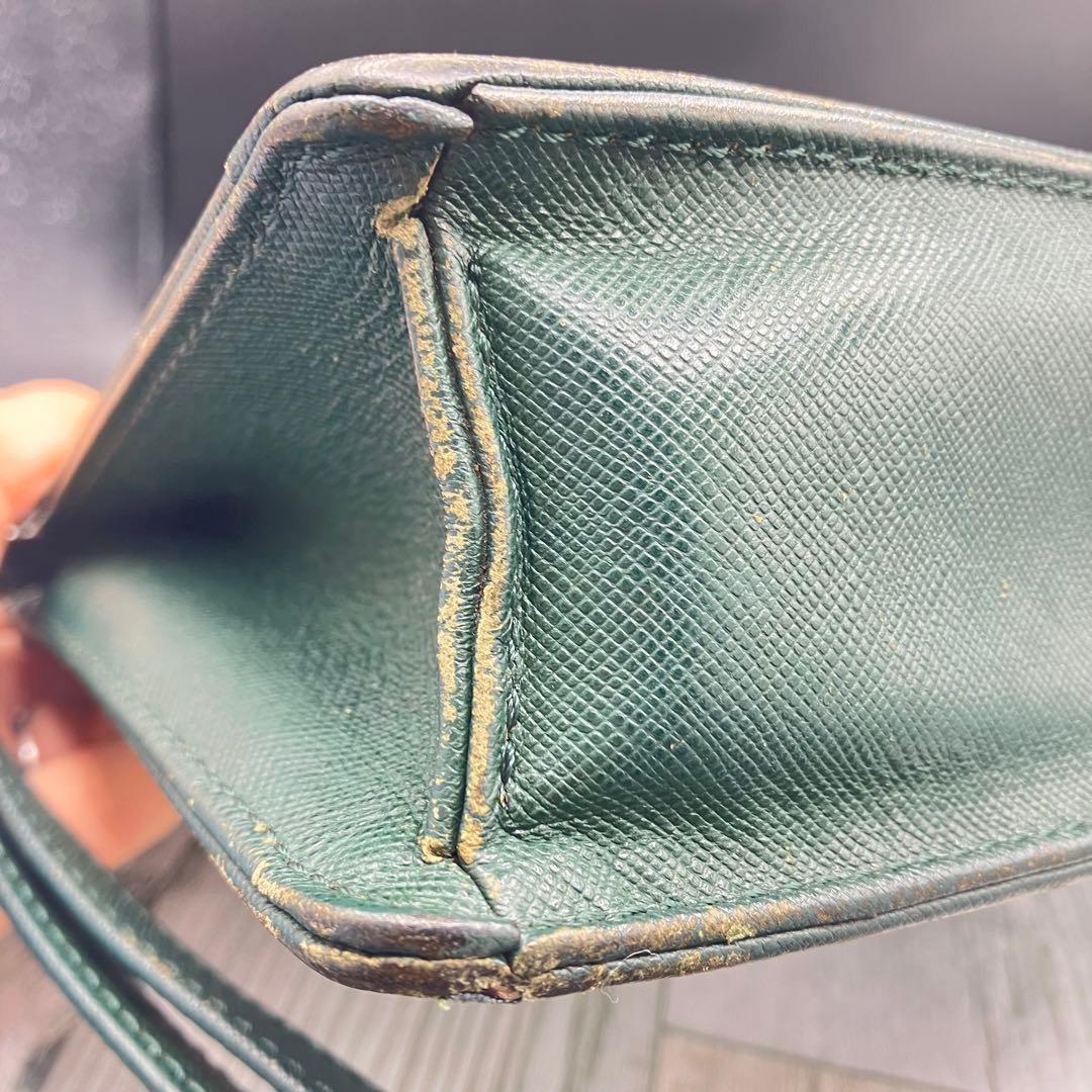 Authentic Burberry Leather Clutch Bag Green 25.7cm x 18cm x 6.5cm Damaged