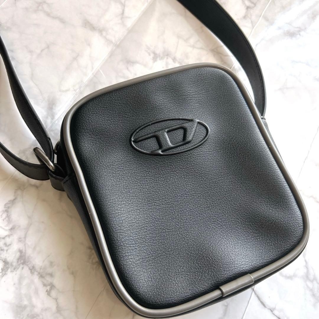 Diesel Men Holi-D Shoulder Bag Oval D Logo Almost unused Luxury Stylish Casual