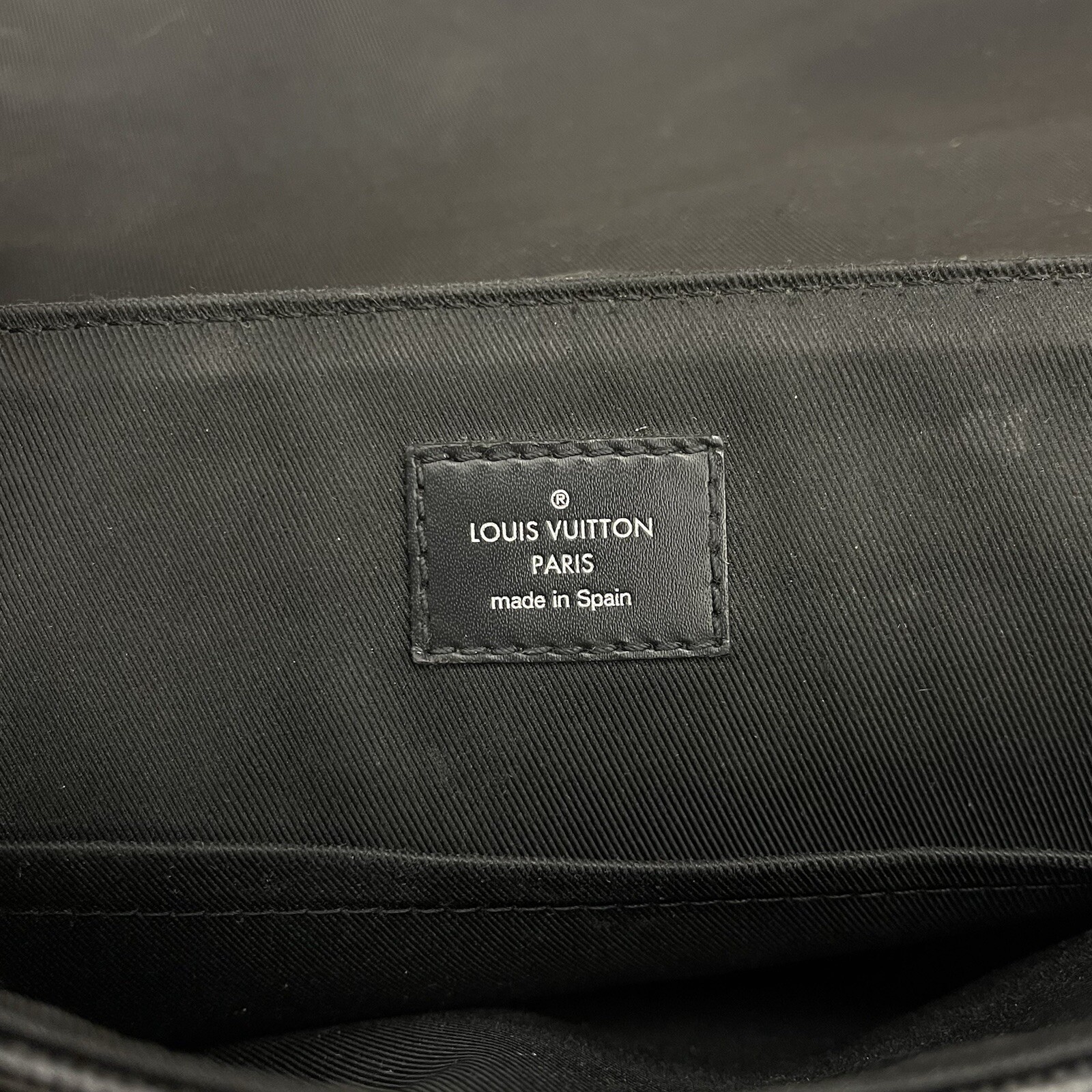 Louis Vuitton Damier Graphite Canvas District PM Messenger Bag Black