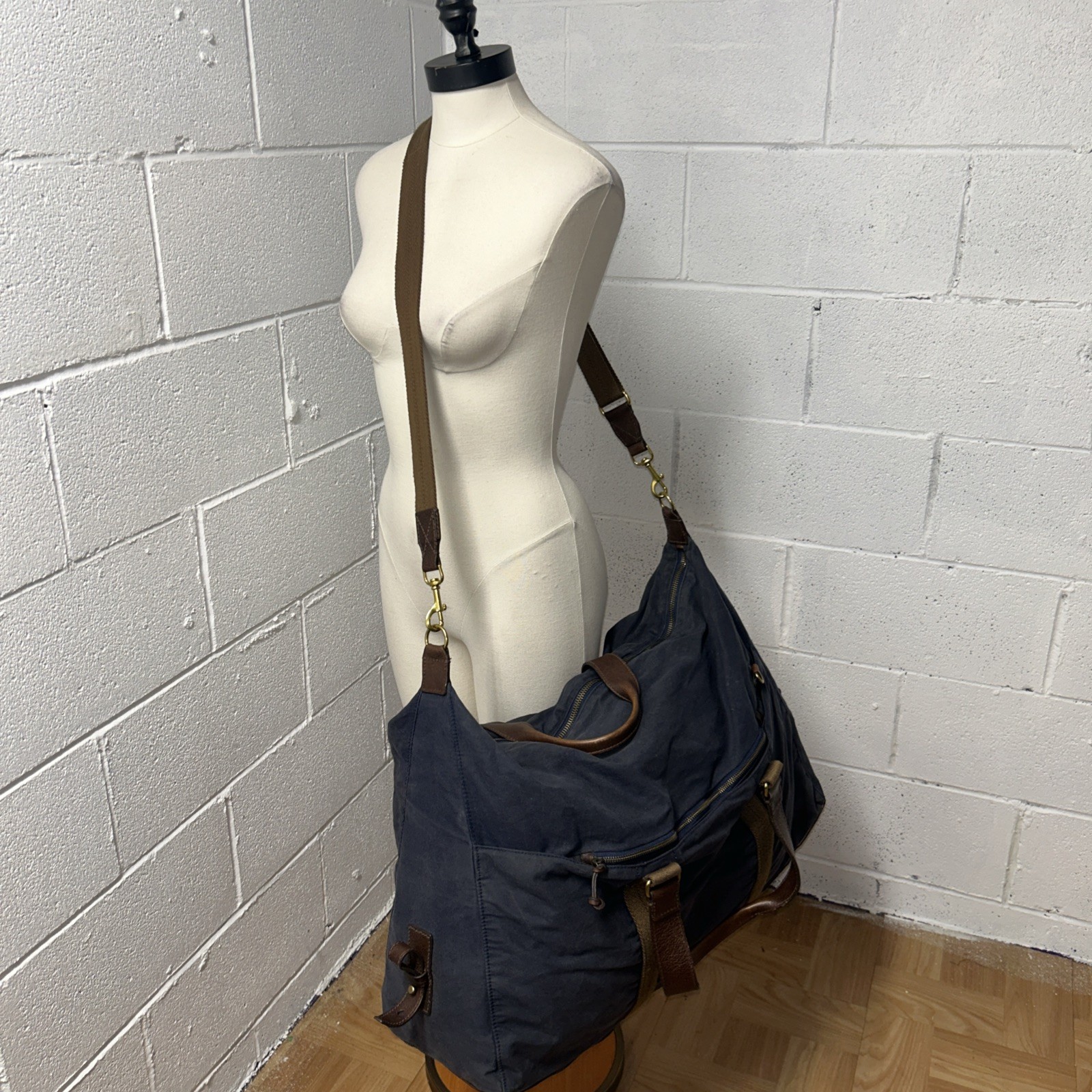 J. Crew Dry Goods Waxed Abingdon Weekender Duffle Bag Blue & Leather SB