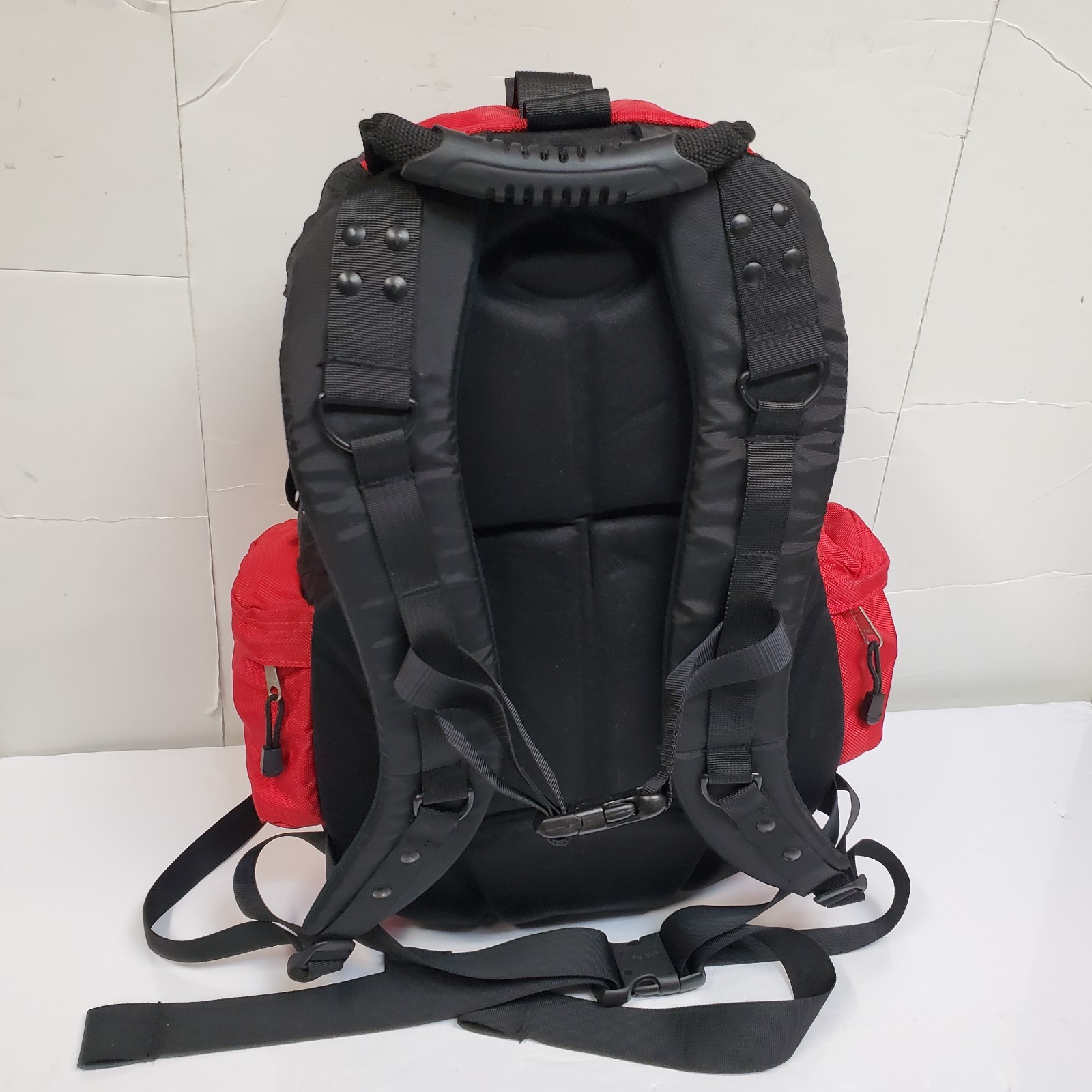 VINTAGE OAKLEY ICON RUCKSACK TACTICAL BACKPACK RED / BLACK