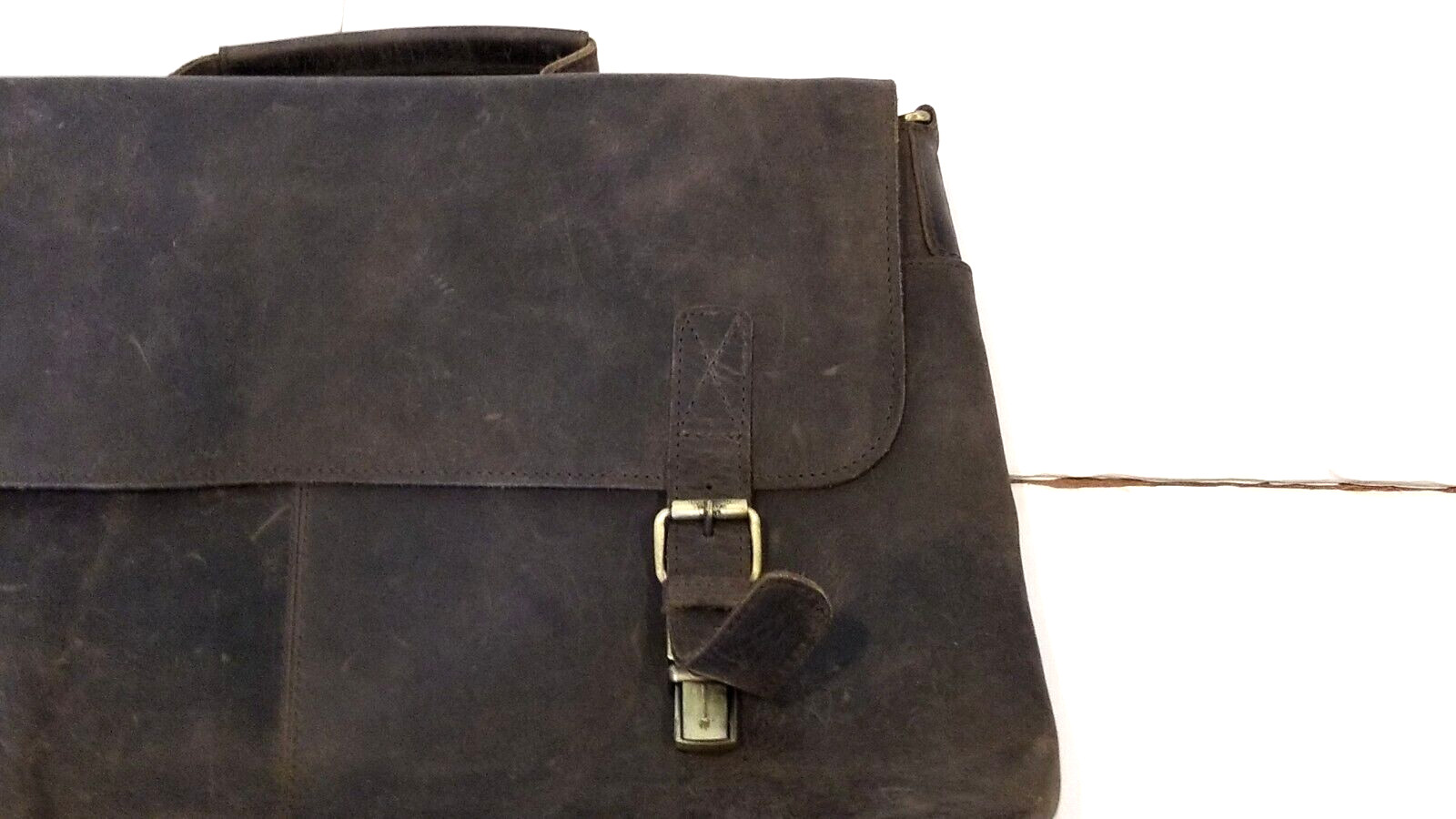 Komalc Brown Distressed Leather 18″ Messenger Bag