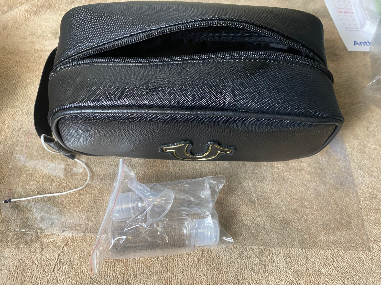 NWT-True Religion Vemo Toiletry Bag Black Gold Horseshoe Logo Dopp Kit Bottles