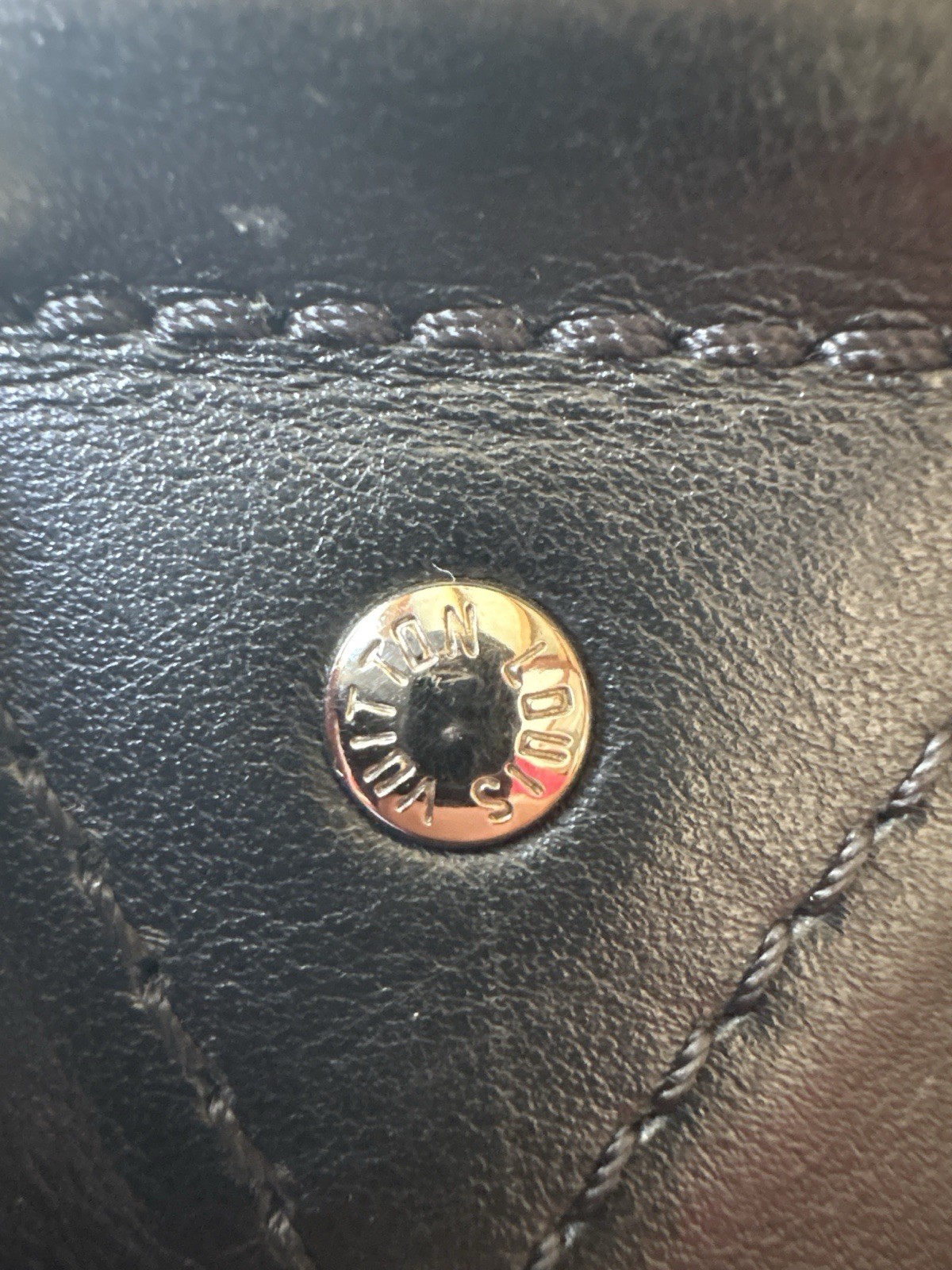 Authentic Louis Vuitton Avenue Sling Bag