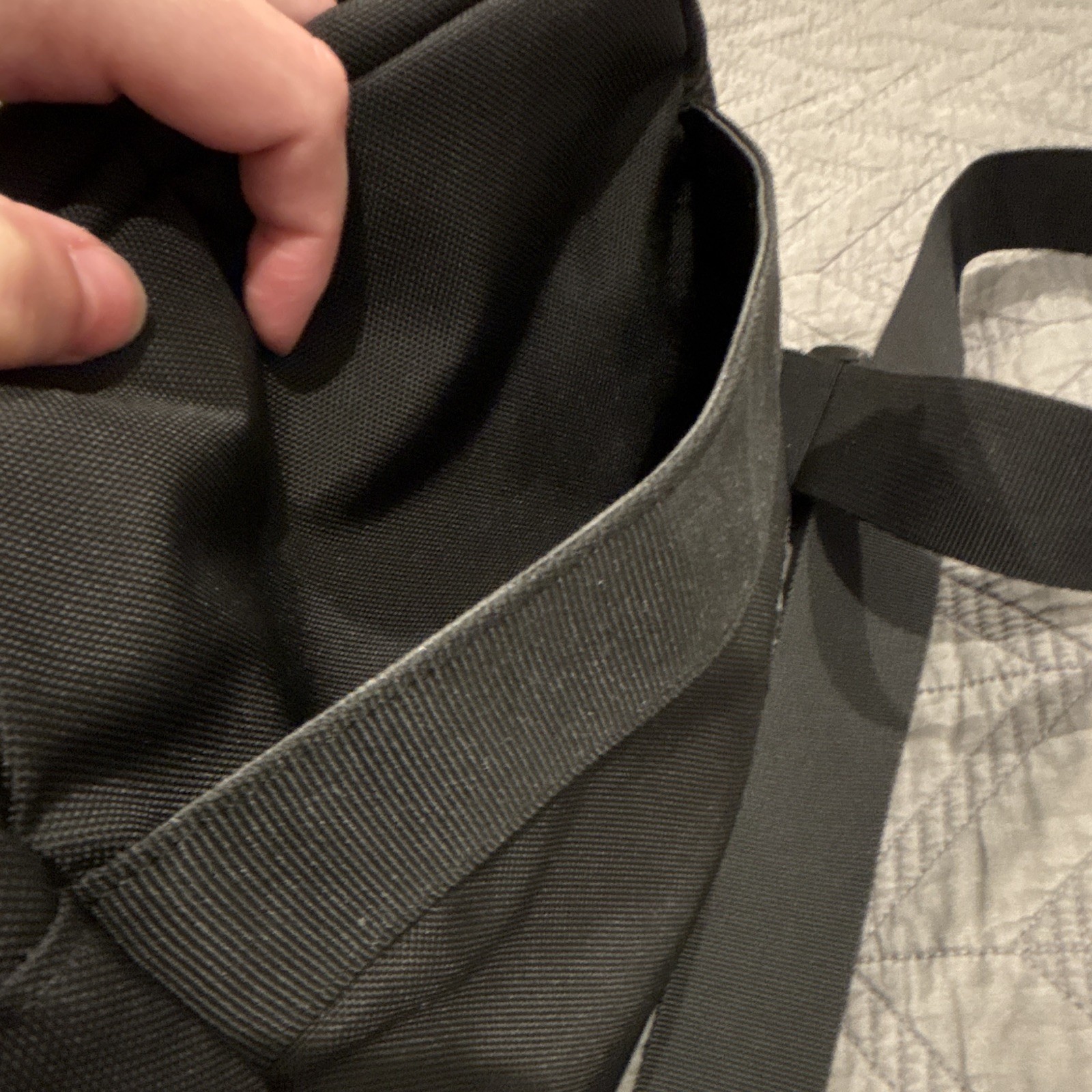 Duluth Trading Co. Small Black Crossbody Bag Zip Closure Pockets