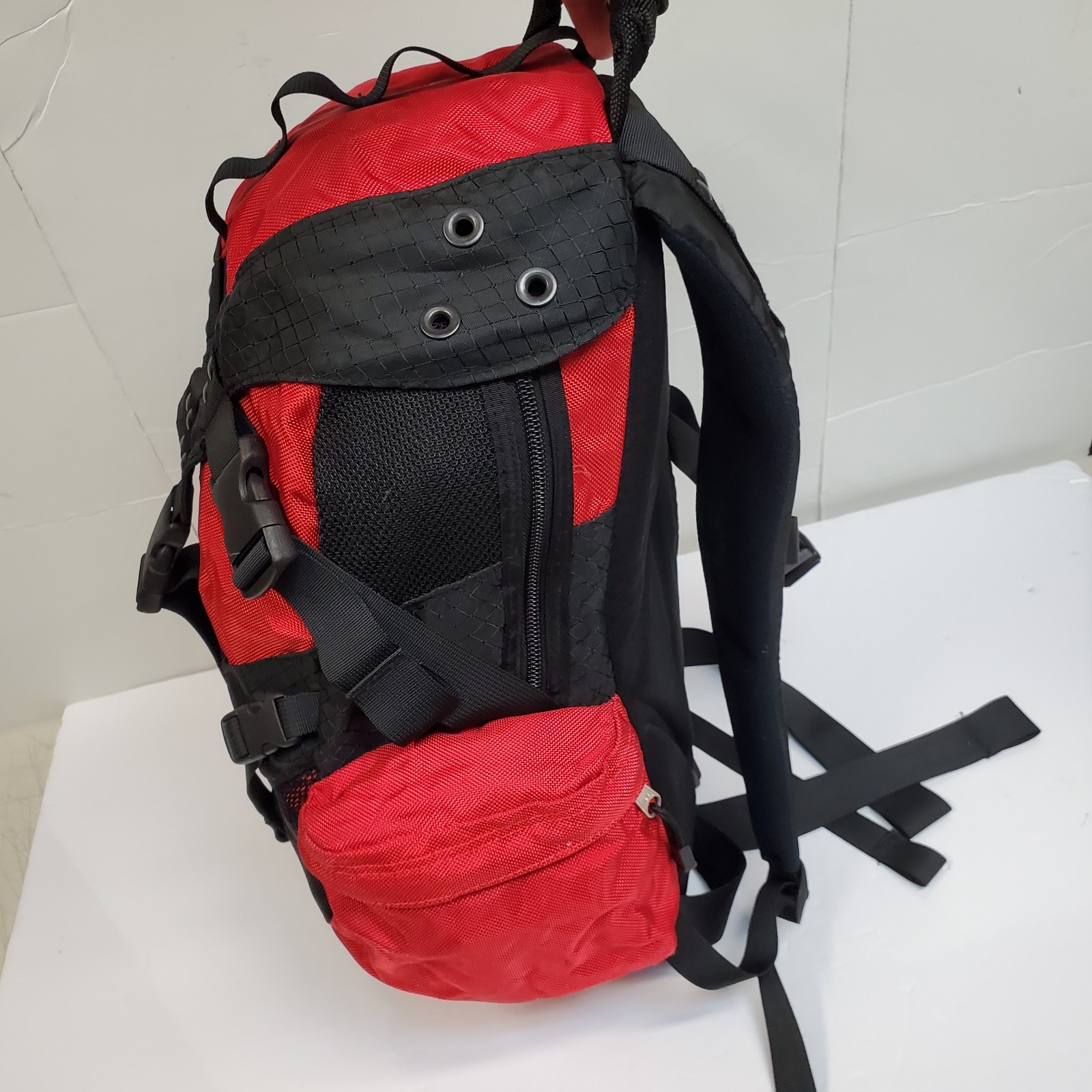 VINTAGE OAKLEY ICON RUCKSACK TACTICAL BACKPACK RED / BLACK