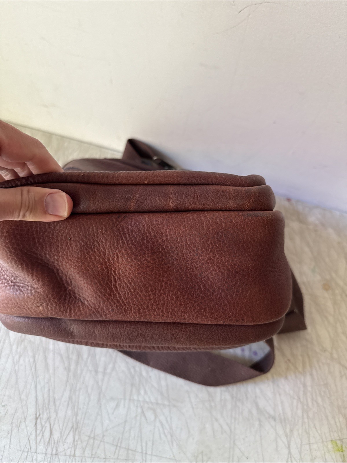 Duluth Trading Company Lifetime Leather Travel Bag Messenger Crossbody Brown