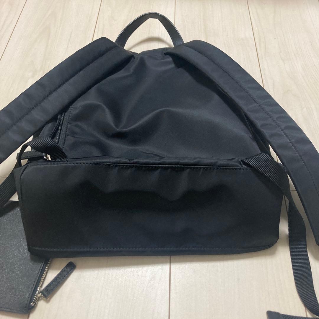 agnes b. Pouch